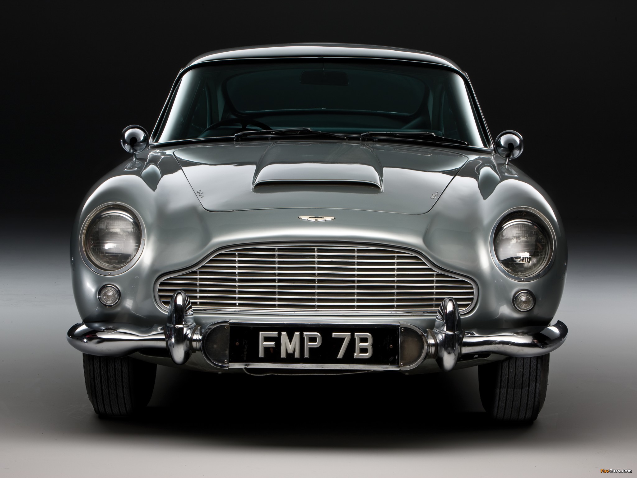 Машина дже. Aston Martin db5 автомобиль Джеймса Бонда. Aston Martin db5 1964. Aston Martin db5 James Bond 007. Aston Martin db5 автомобили Aston Martin.