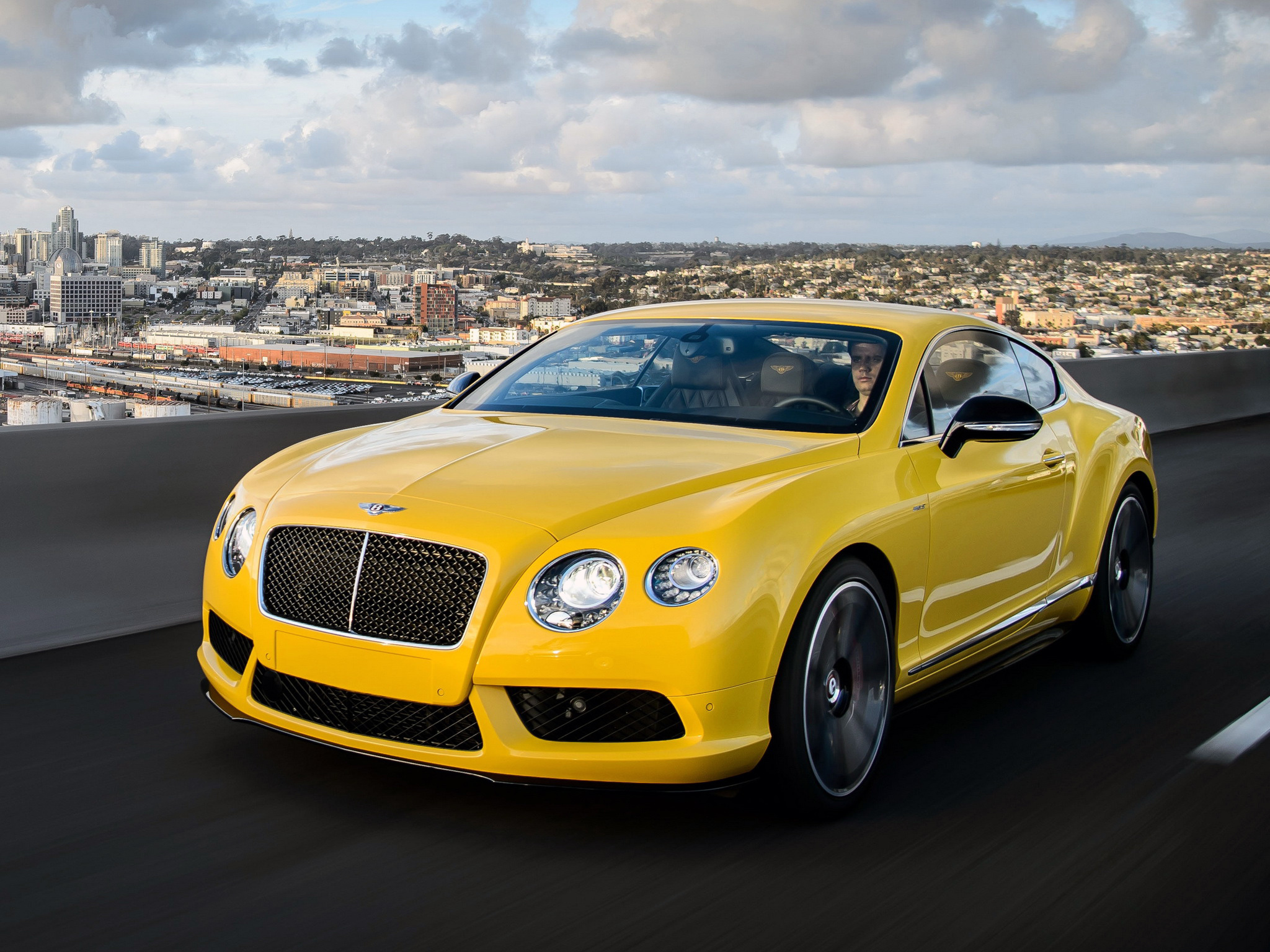 Самый дорогой желтый. Бентли Континенталь gt желтая. Бентли Континенталь 2022 жёлтая. Bentley Continental gt желтый. Желтая Бентли Континенталь 2020.