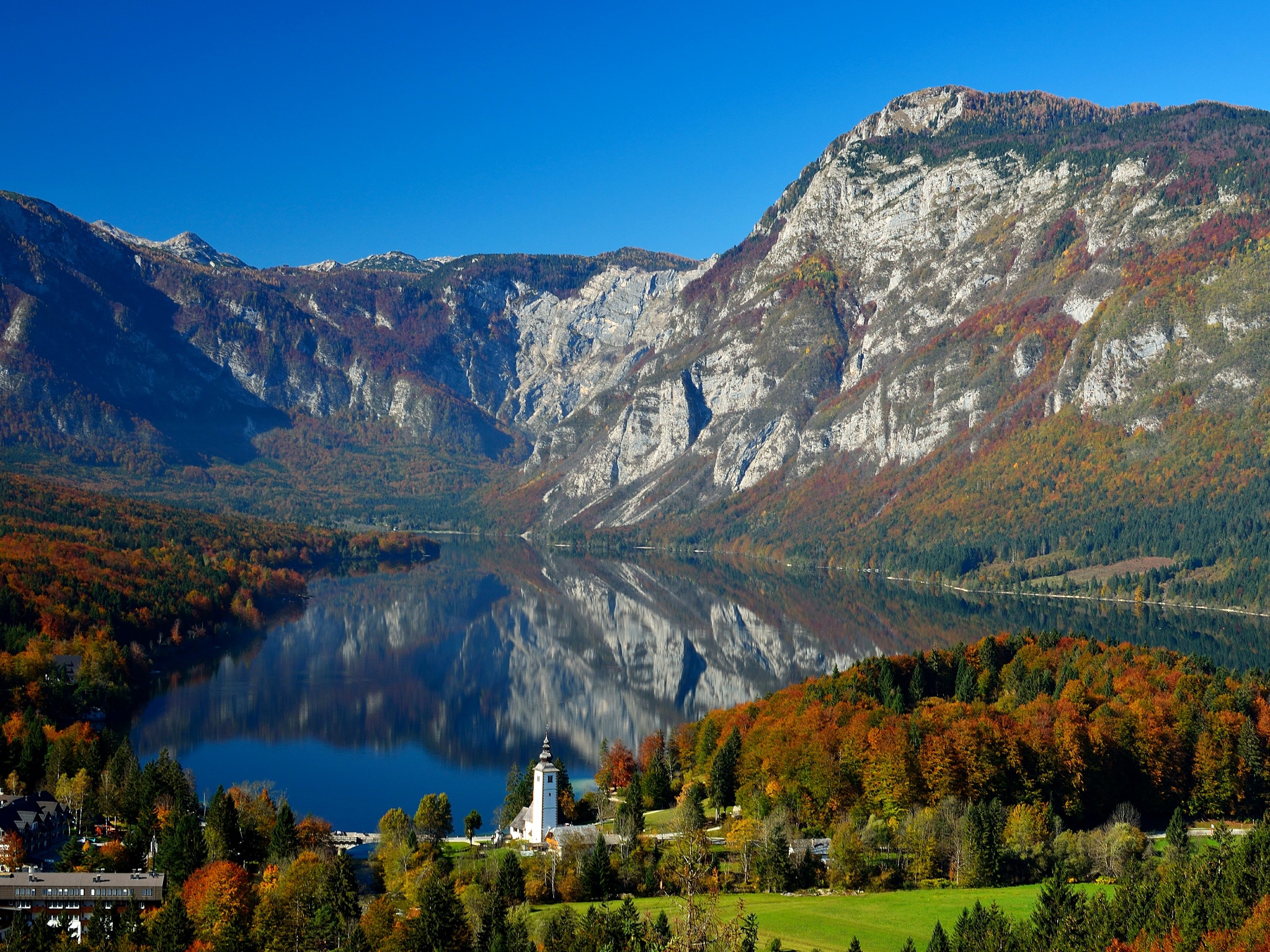 Wallpaper forest, mountains, lake, town, Slovenia, Bohinj Lake for mobile and desktop, section пейзажи, resolution 2048x1536 - download