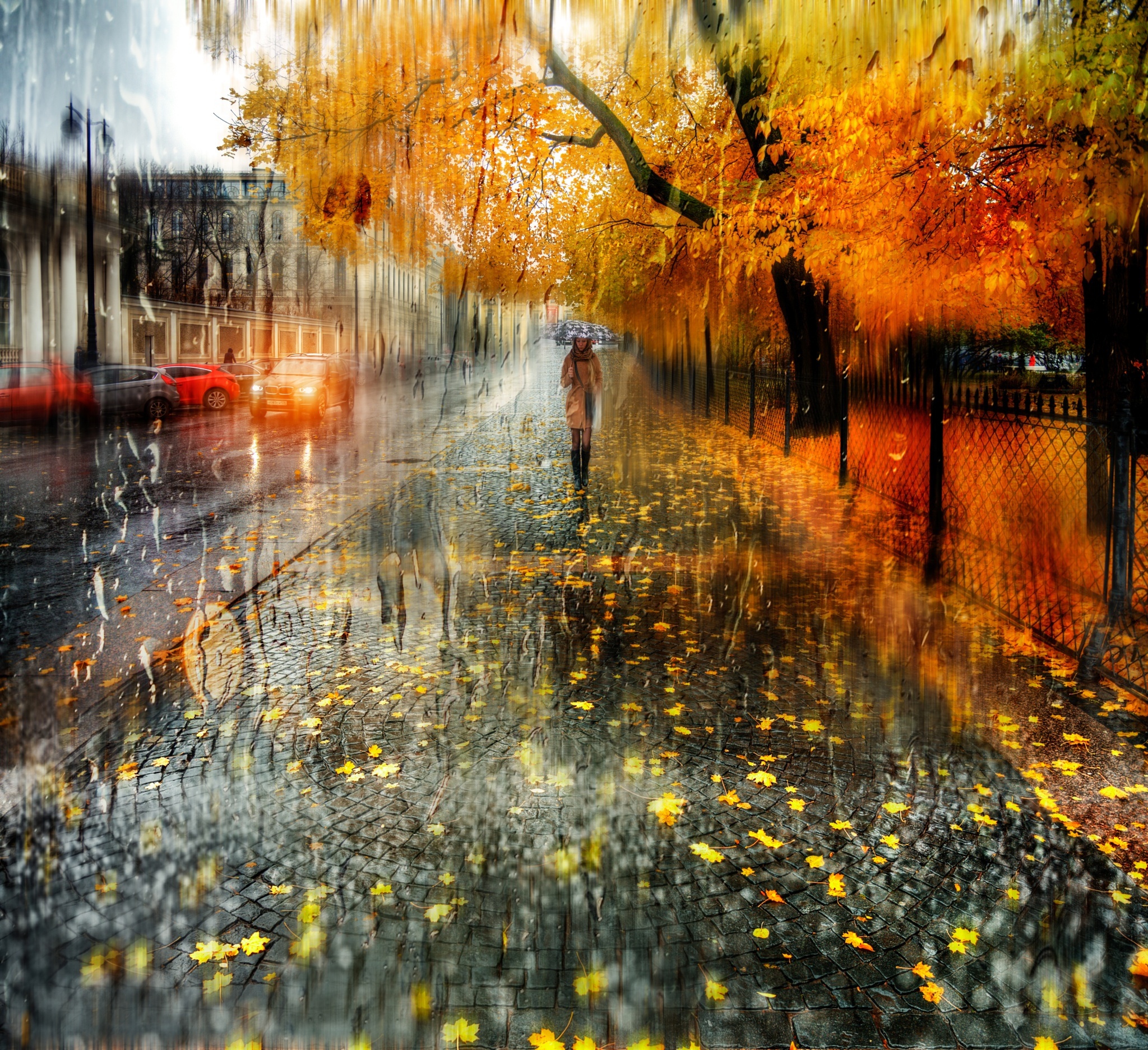Солнце ненастный день. Дождливая осень. Осень дождь. Осень в городе.