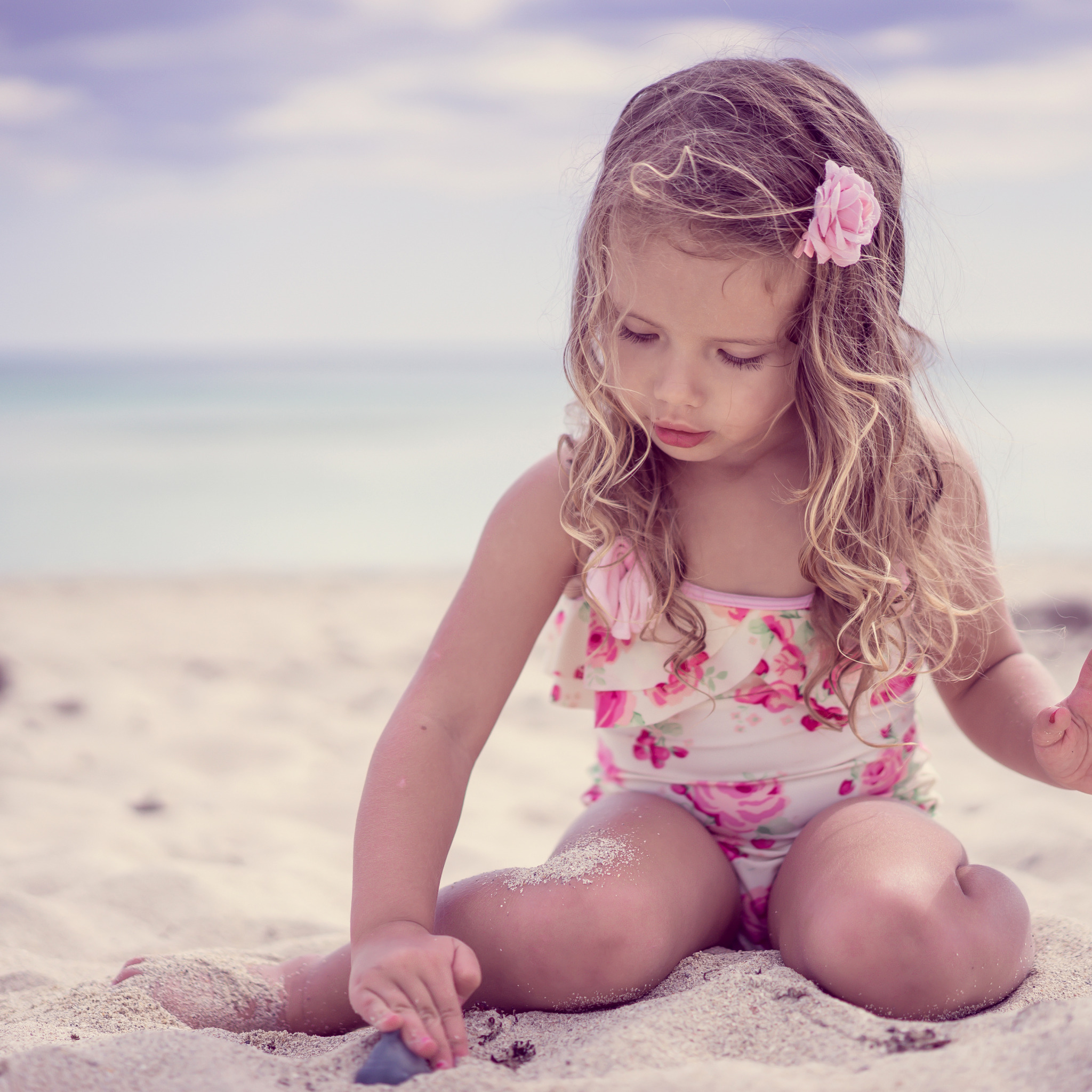 GoodFon.com - Free Wallpapers, download. sand, sea, beach, swimsuit, child,...