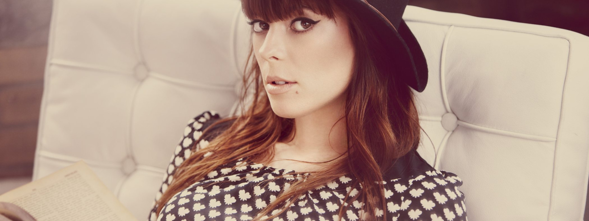 Download wallpaper girl, singer, hat, Lenka, lenka kripac, section ...