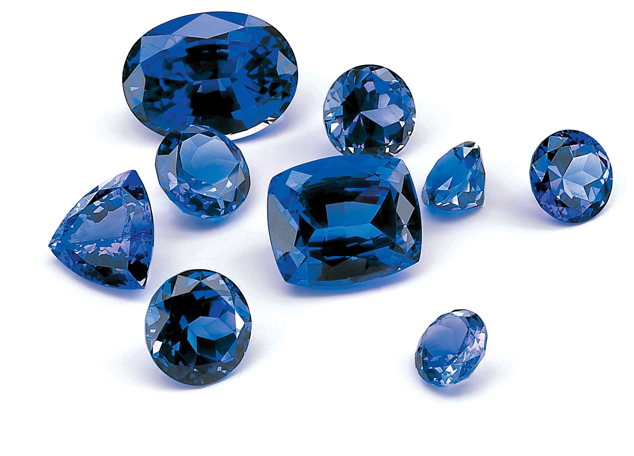 Сапфир деклассированный. Танзанит («голубой Алмаз»). Камни Самоцветы сапфир. Синий сапфир камень. Драгоценные камни Сафир.
