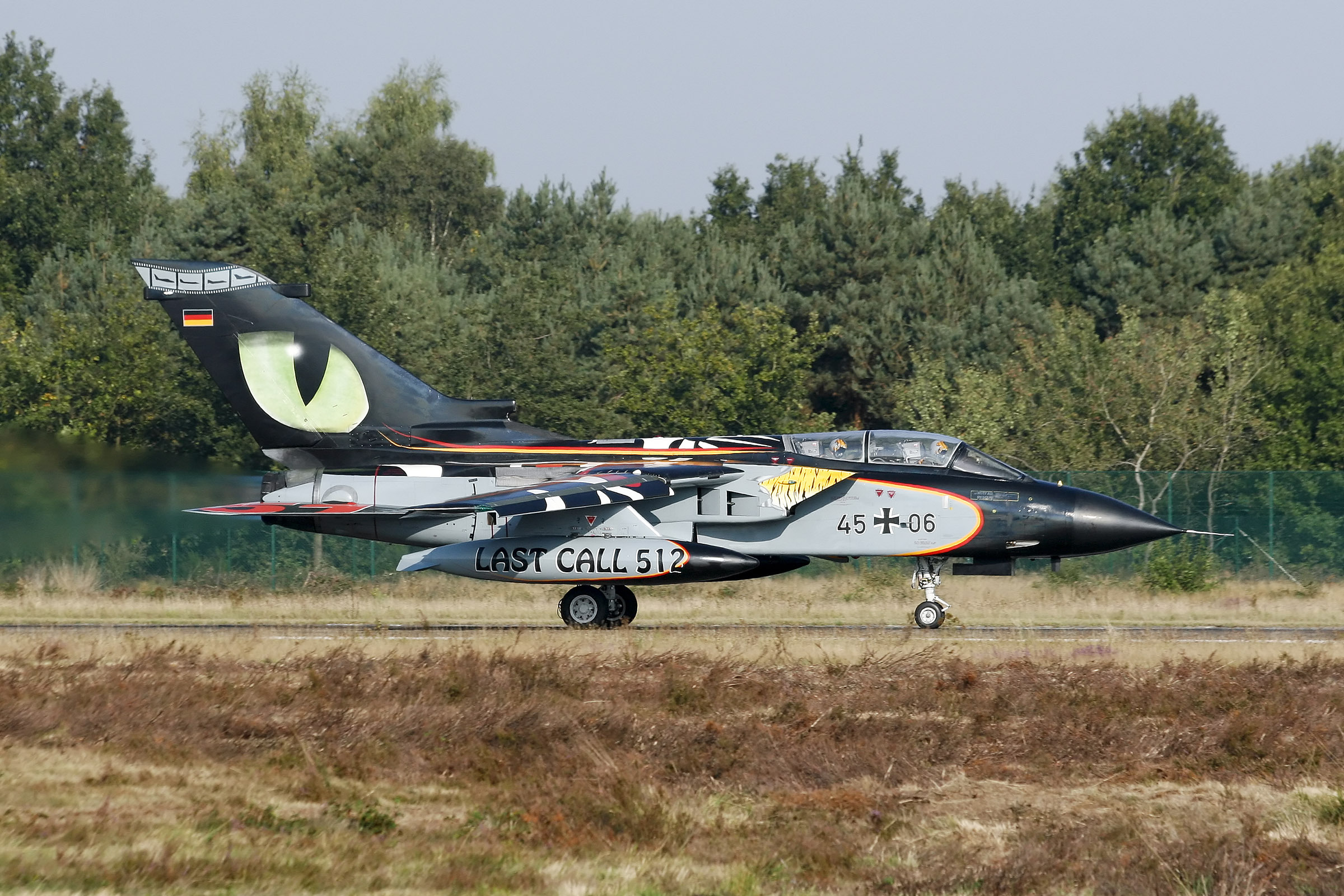 Файтер бомбер. Fighterbomber фото. Fighter Bomber.