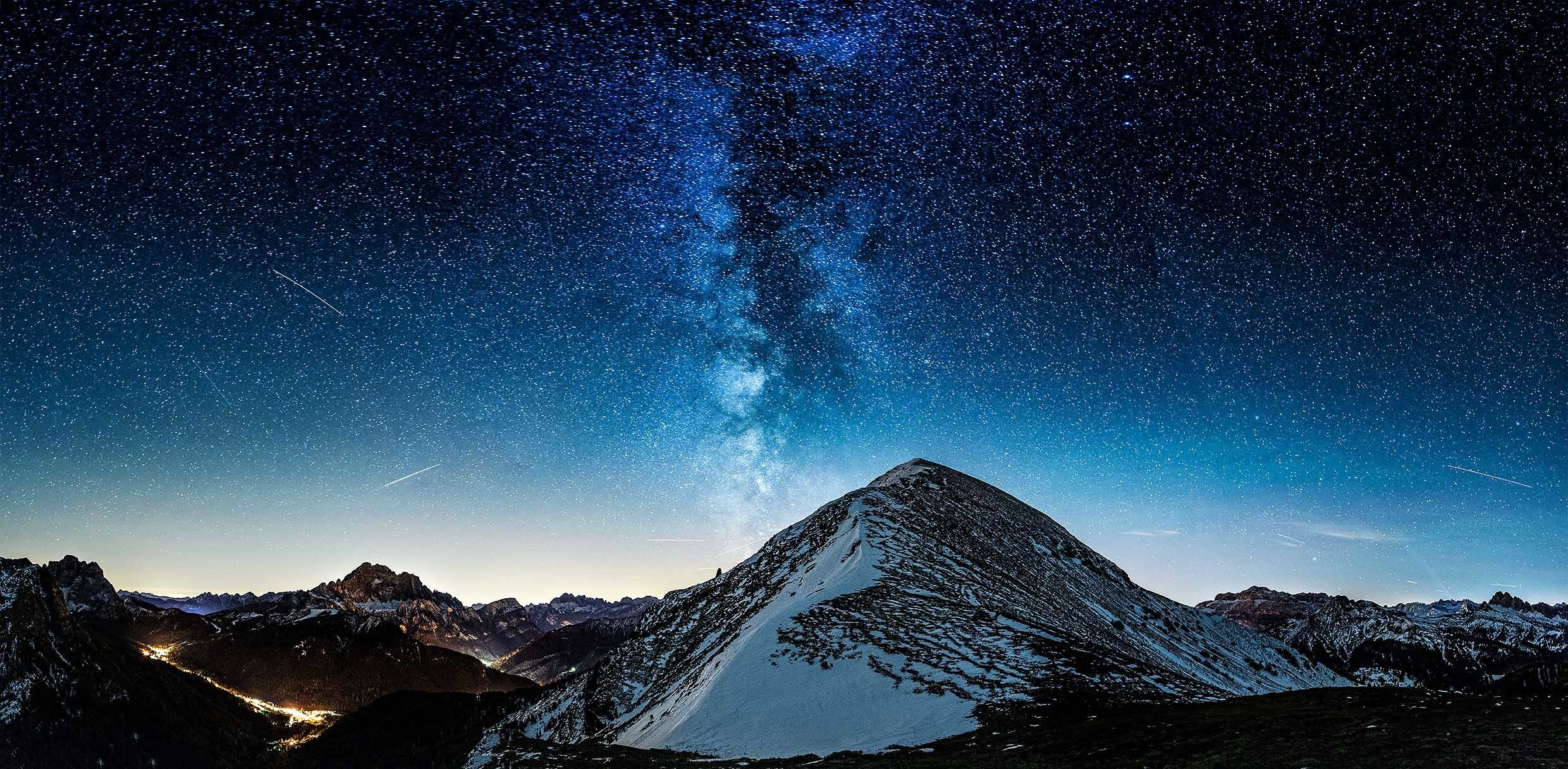 S 8 starlight. Маттерхорн Млечный путь. Горы и звезды. Звездное небо в горах. Горы ночью.