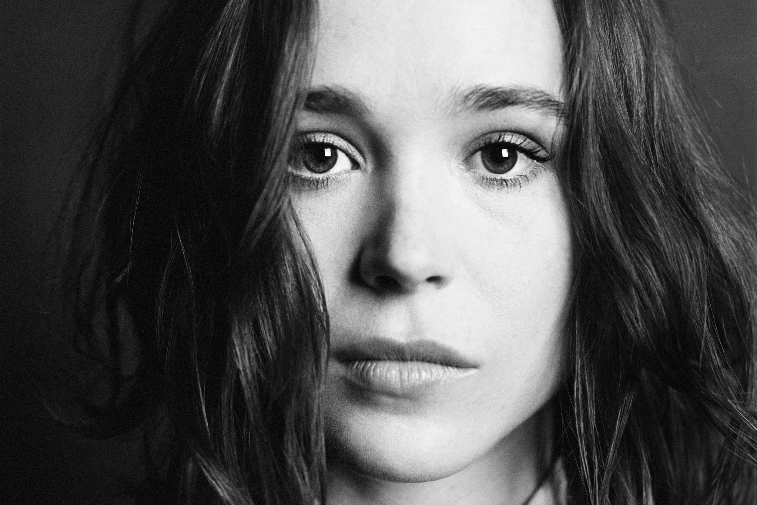 Download wallpaper look, girl, face, hair, star, actress, ellen page ...