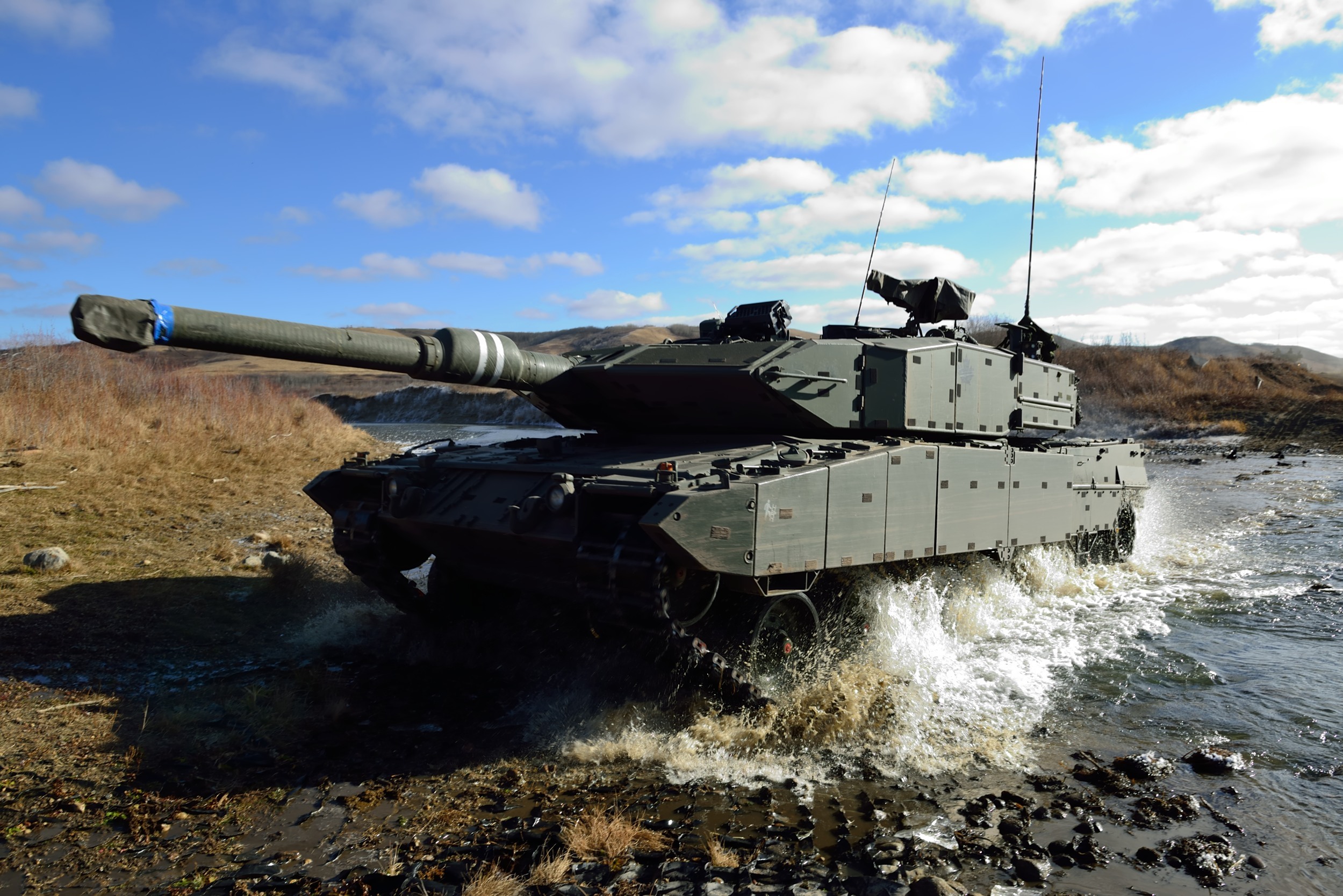 Современные немецкие танки. Танк Leopard 2a6. Леопард 2а4. Танки Leopard 2a6. Танк леопард 2.