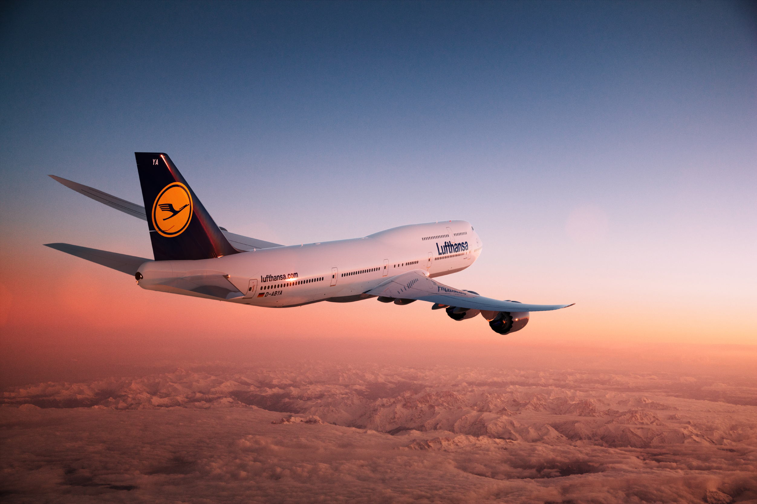 Компьютер самолет. Самолёт Lufthansa 747. Самолёт Боинг 747. Boeing 747-830 - Lufthansa.. Travel Bus images.