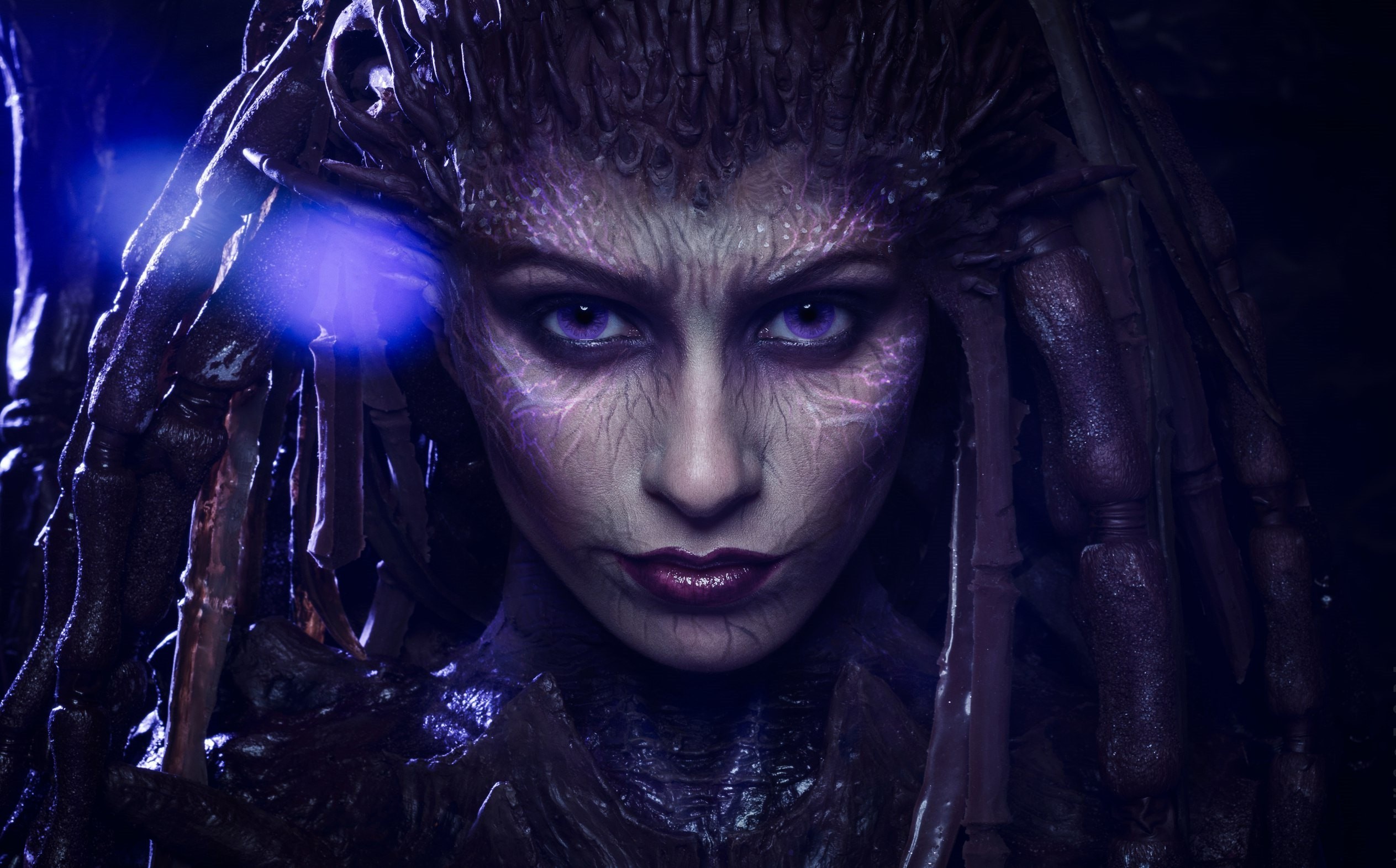 Download wallpaper game, monster, woman, alien, StarCraft II, StarCraft 2,  face, cosplay, section games in resolution 2527x1572