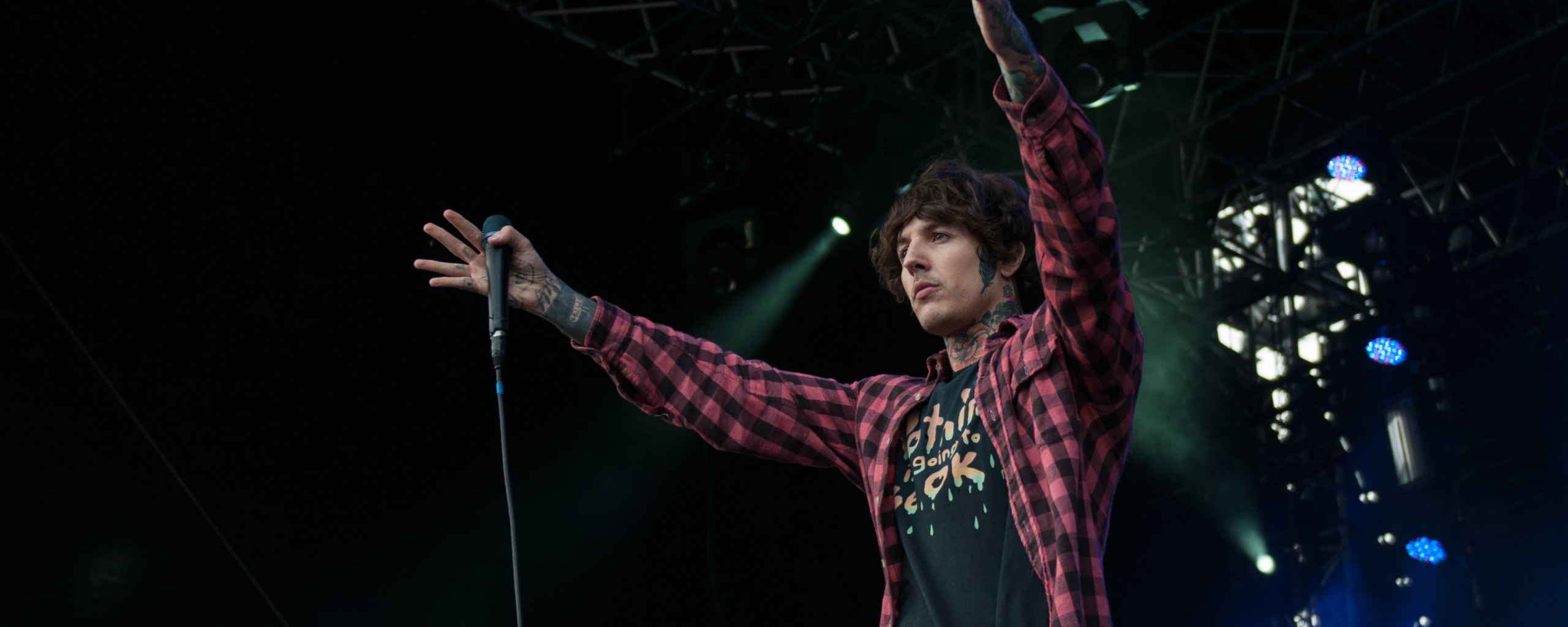 Bring the horizon strangers. Оливер Сайкс. Bmth 2007. Bring me the Horizon 2007. Оливер Сайкс 2007 Drop Dead.