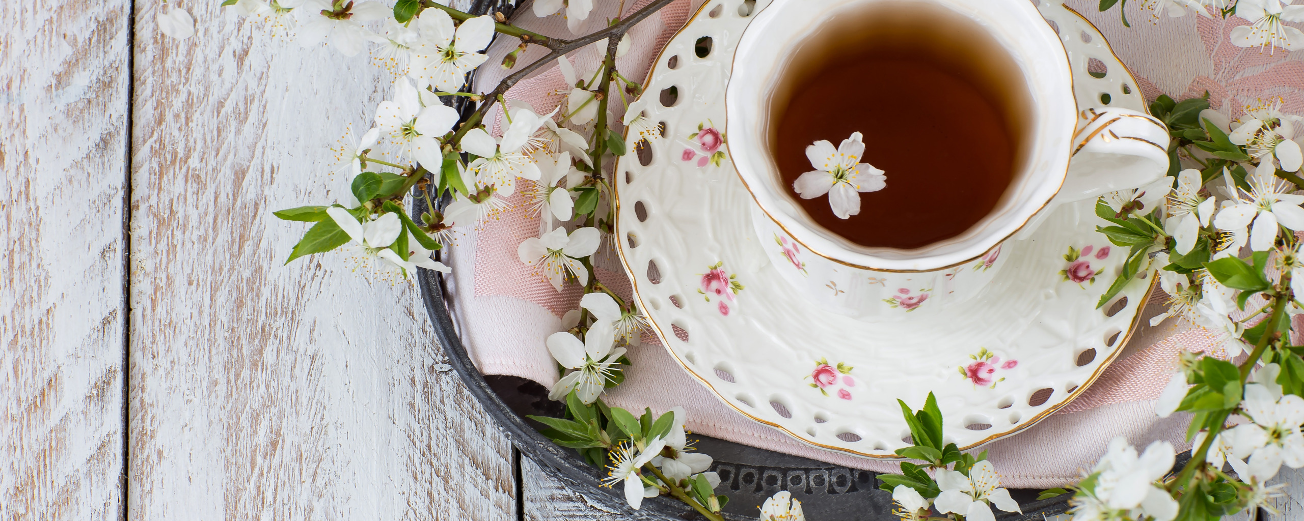 Весенняя чашка чая. Чай Spring Tea Cup. Весенние обои Кружка на рабочий стол.