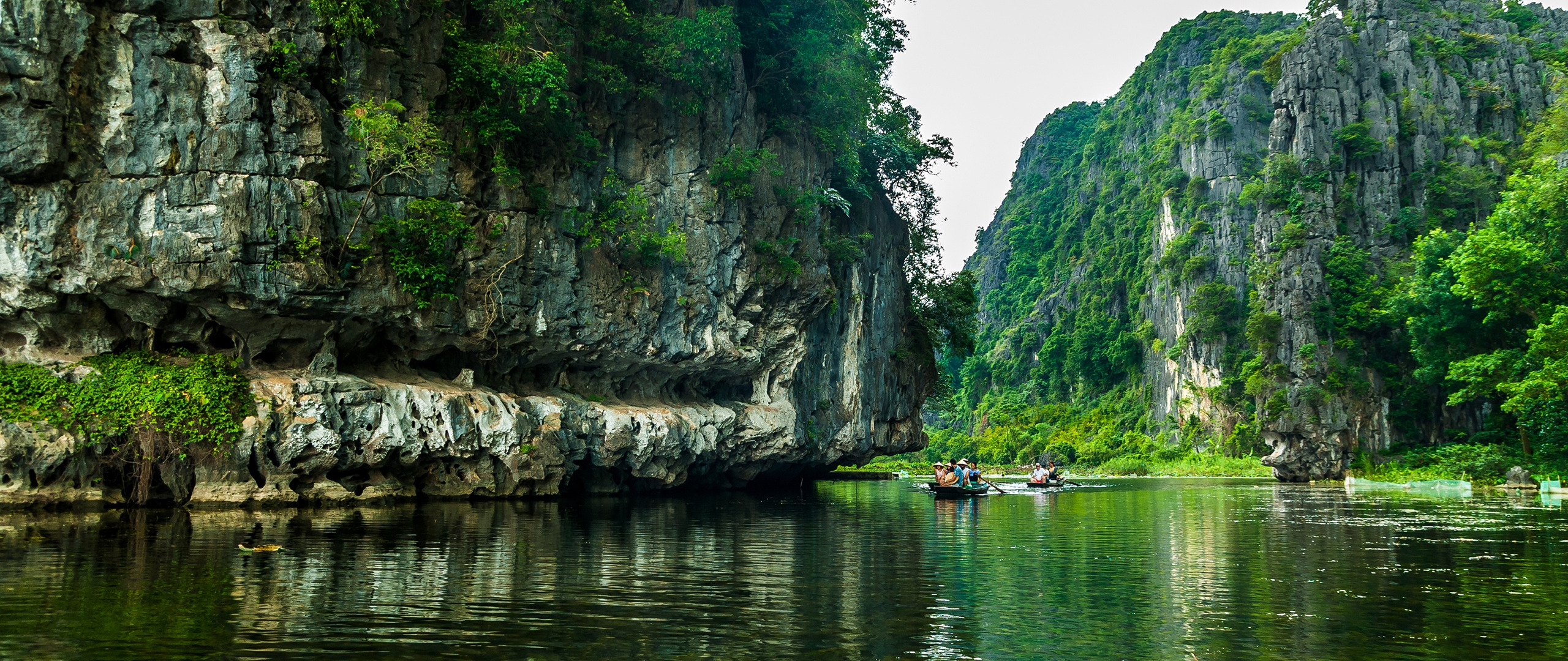 Download wallpaper river, rocks, boats, Vietnam, section nature in ...