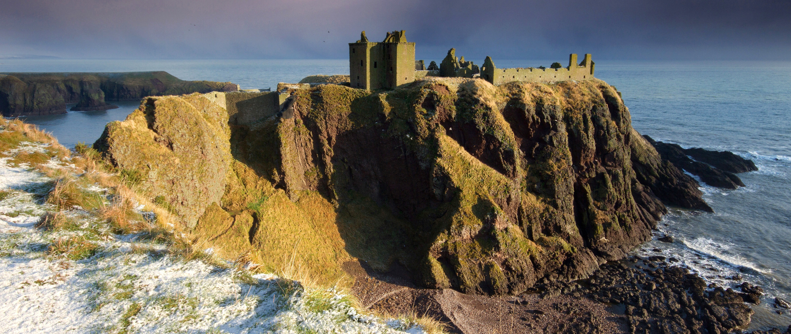 Download wallpaper clouds, snow, Scotland, Dunnottar castle, Dunnottar ...