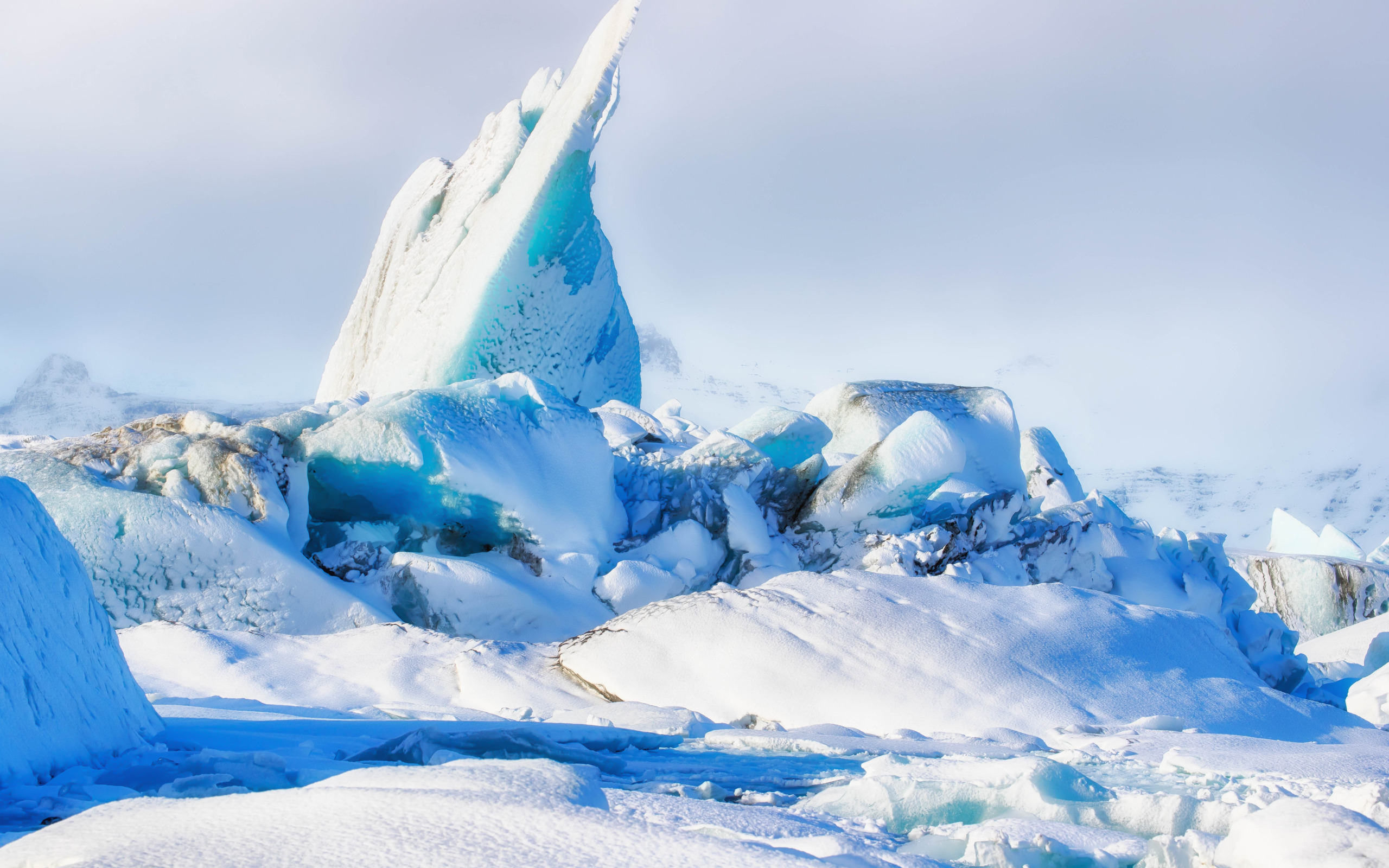 Ice right. Снежная глыба. Ледяной пейзаж. Ледяные горы. Ледяная глыба.