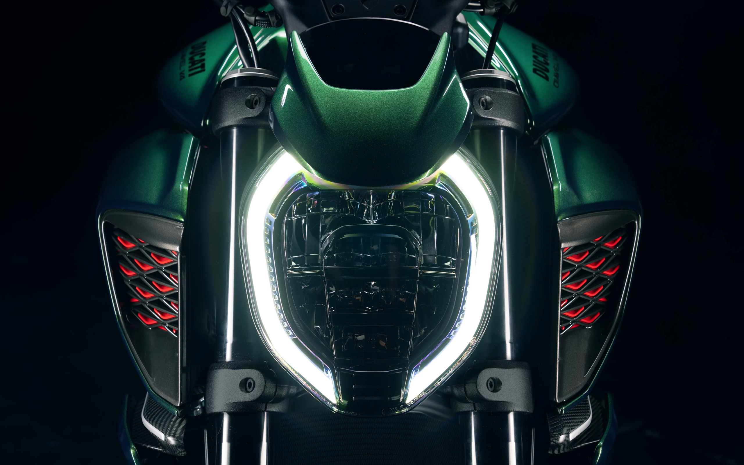 Download wallpaper Ducati, Diavel, headlights, Ducati Diavel for ...