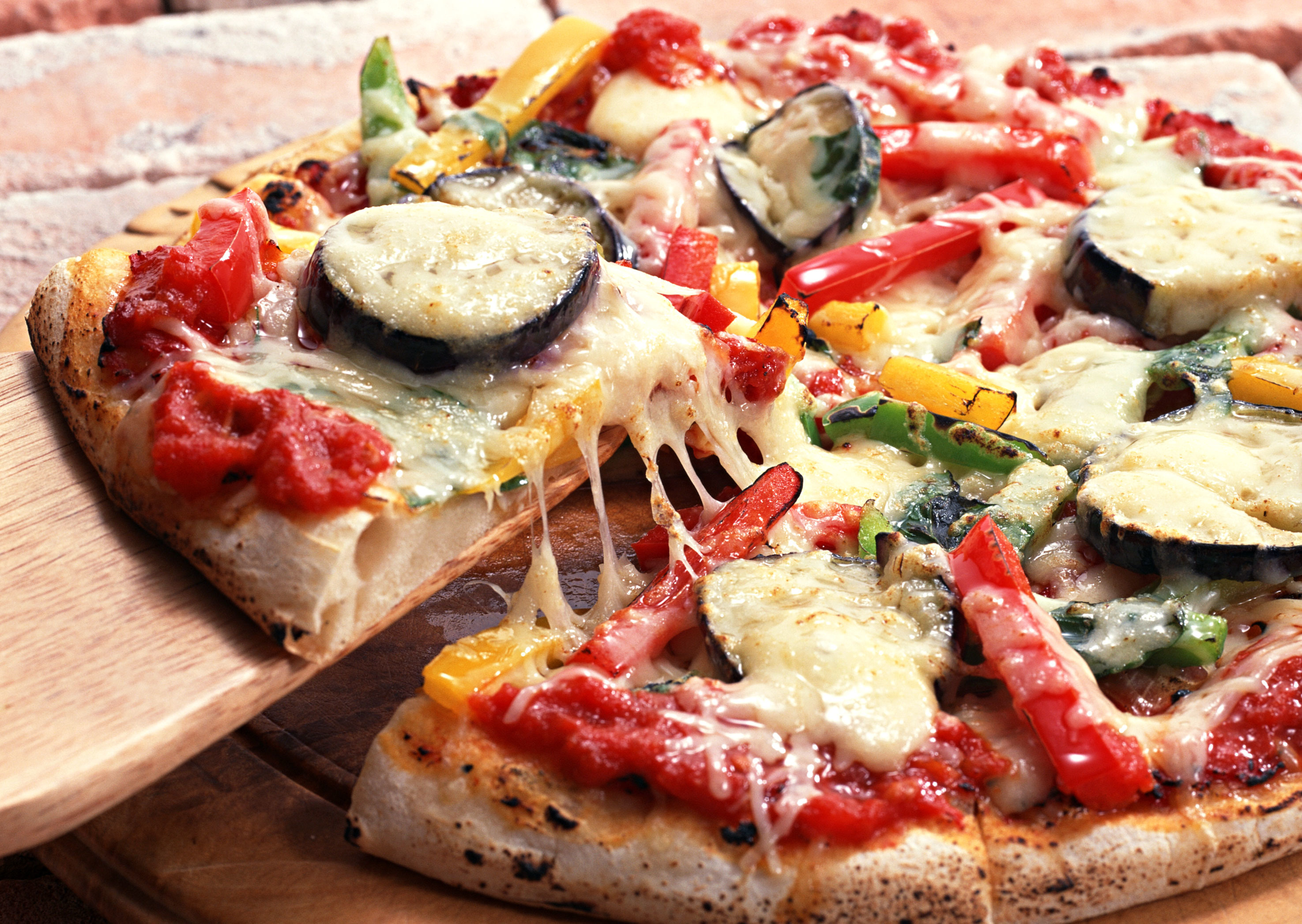 Mimi cica pizza. Итальянская кухня. Итальянская пицца. Итальянская кухня блюда. Традиционная итальянская кухня.