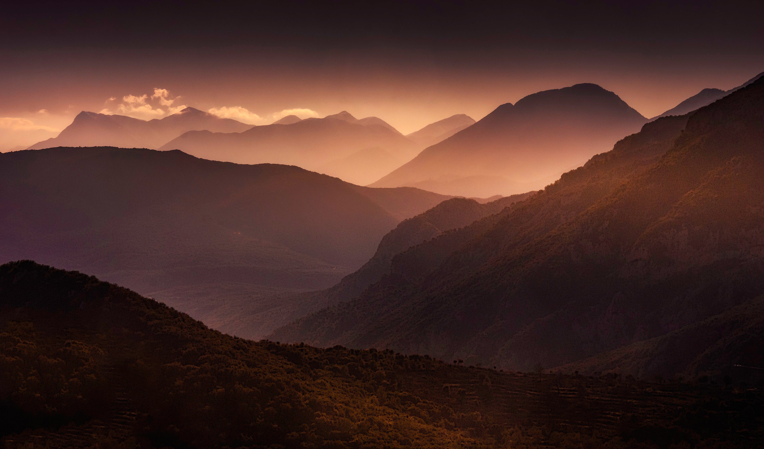 Evening in the mountains. Горы коричневые. Коричневый пейзаж. Вечер в горах. Пейзаж в коричневых тонах.