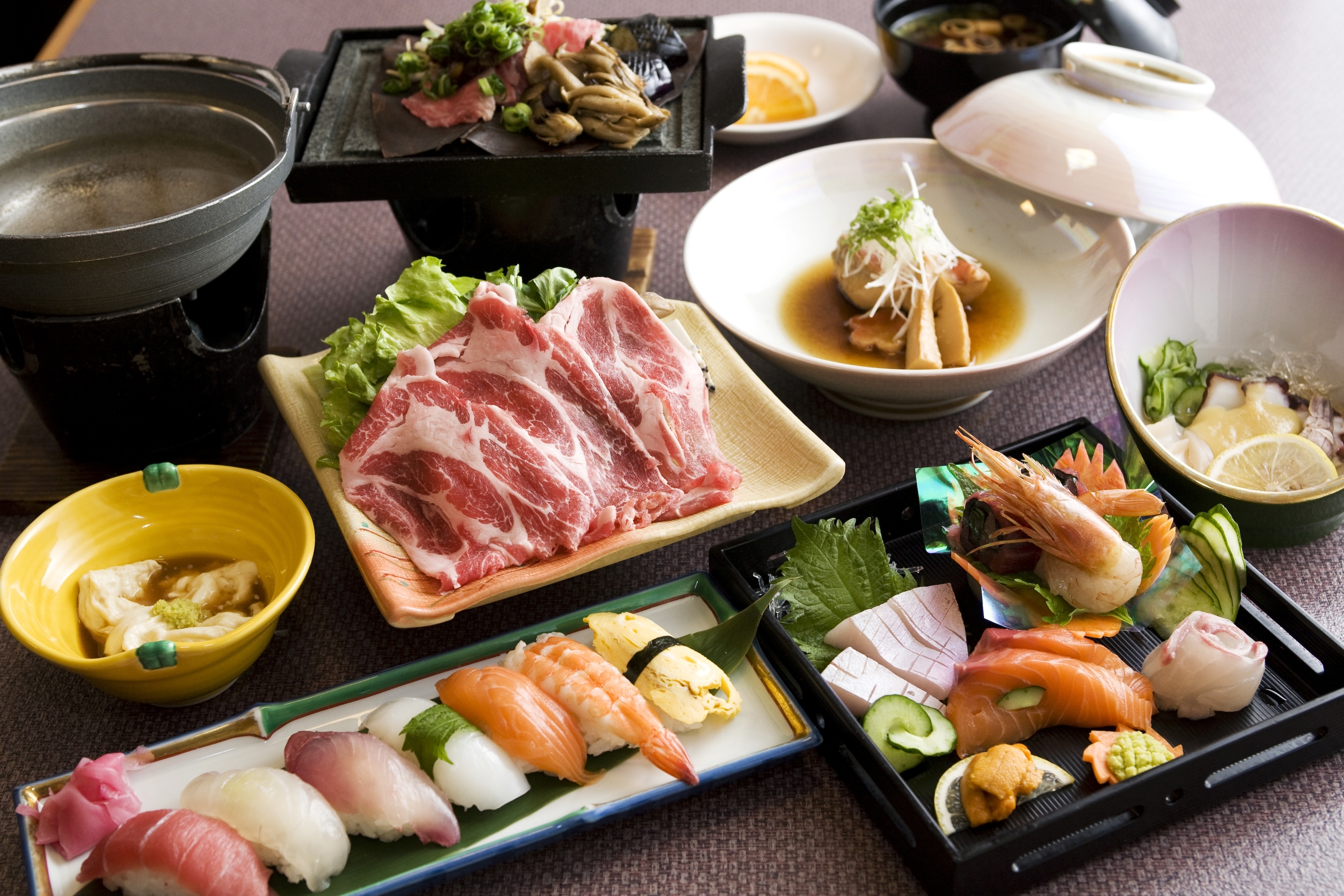 Японский обед. Японская кухня. Японская еда. Кухня Японии. Японская кухня в Японии.