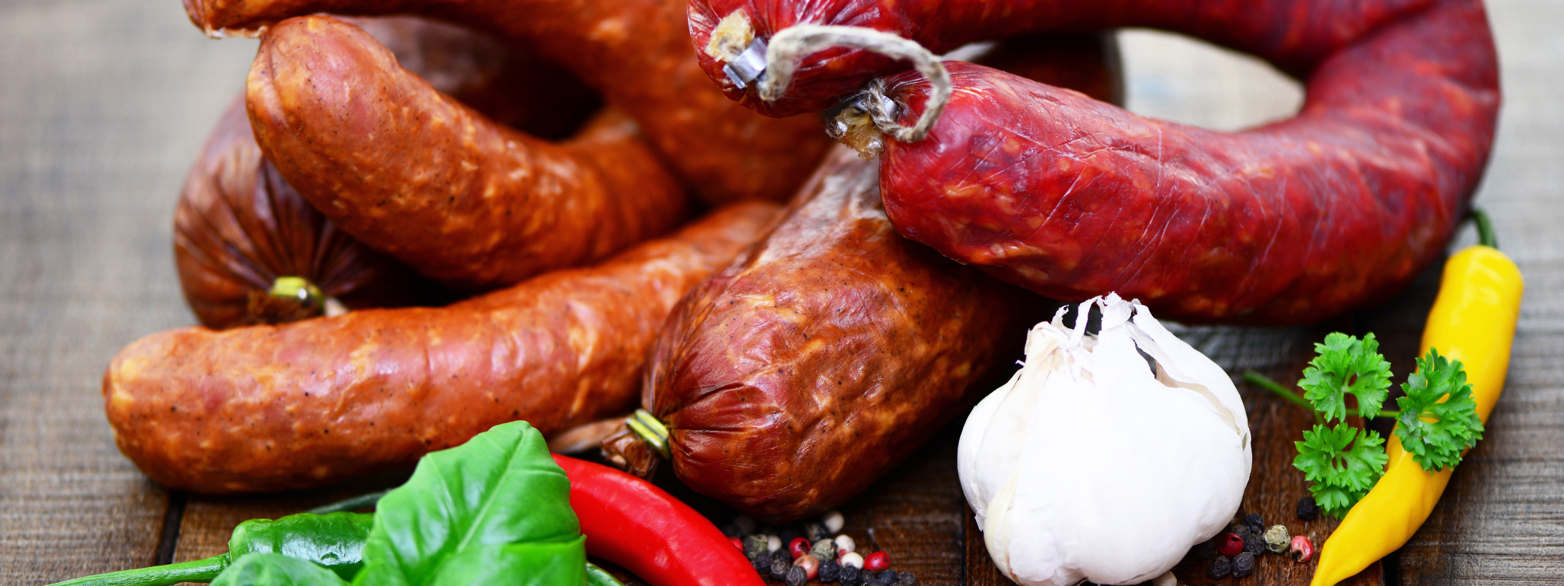 Чоризо колбаса черкизово. Смесь специя для колбысы. Колбасы. Колбаски специи. Колбаса сырокопченая царицыно дворянская.