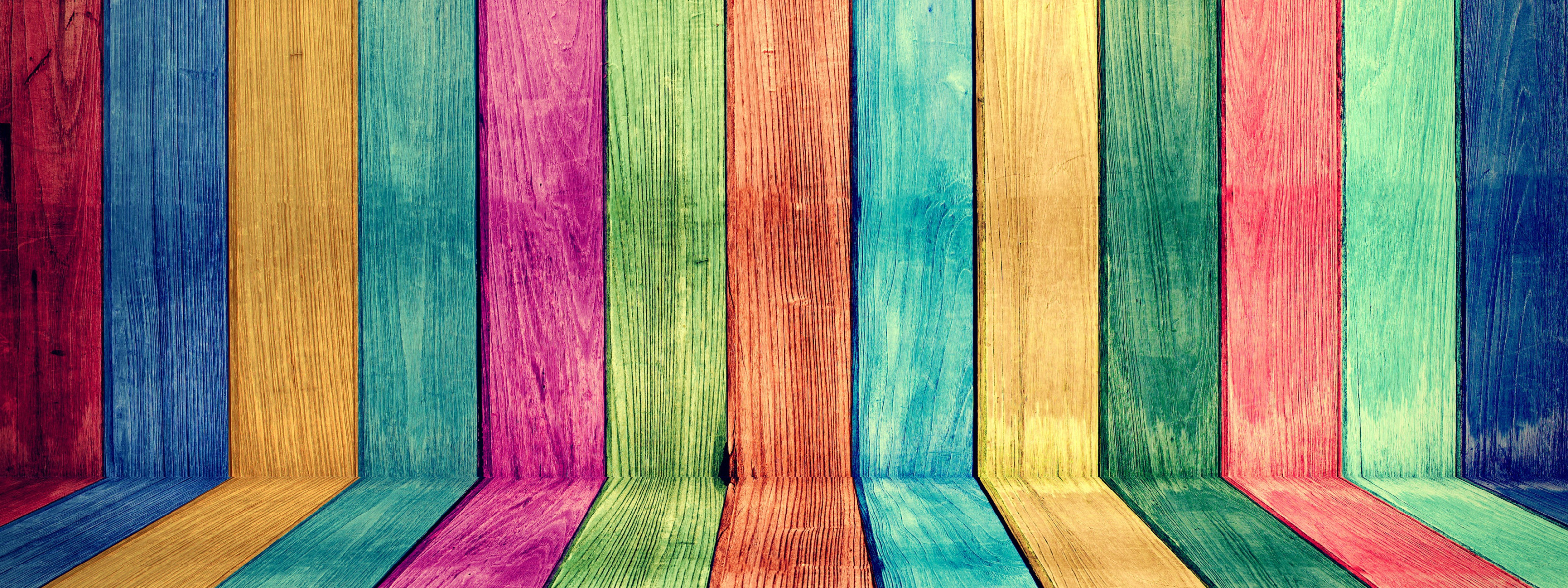 Разноцветные доски. Цветные дощечки. Разноцветные доски текстура. Яркие краски по дереву.