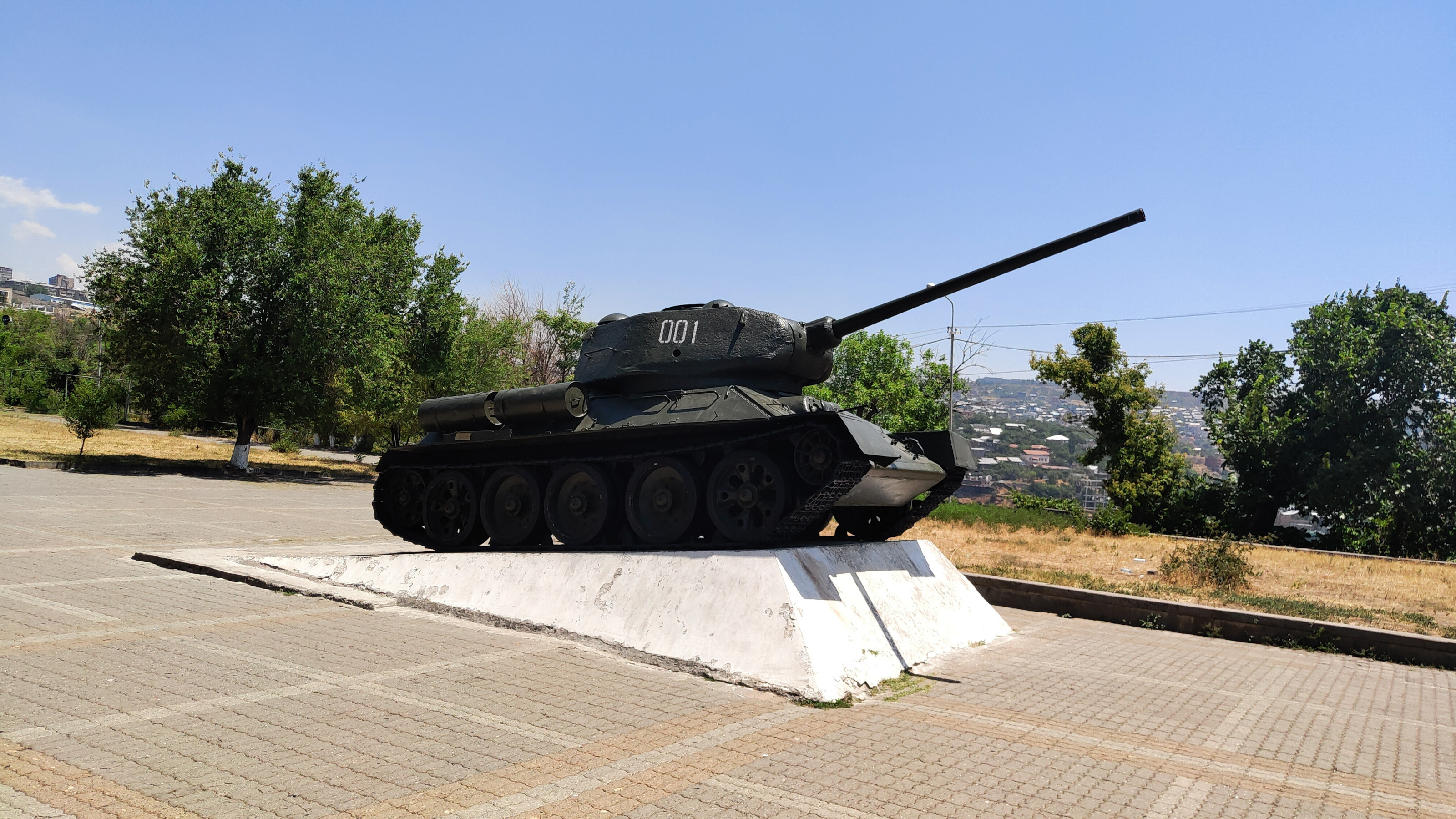 Download wallpaper tank, exhibit, Yerevan, T-34-85, section weapon in ...