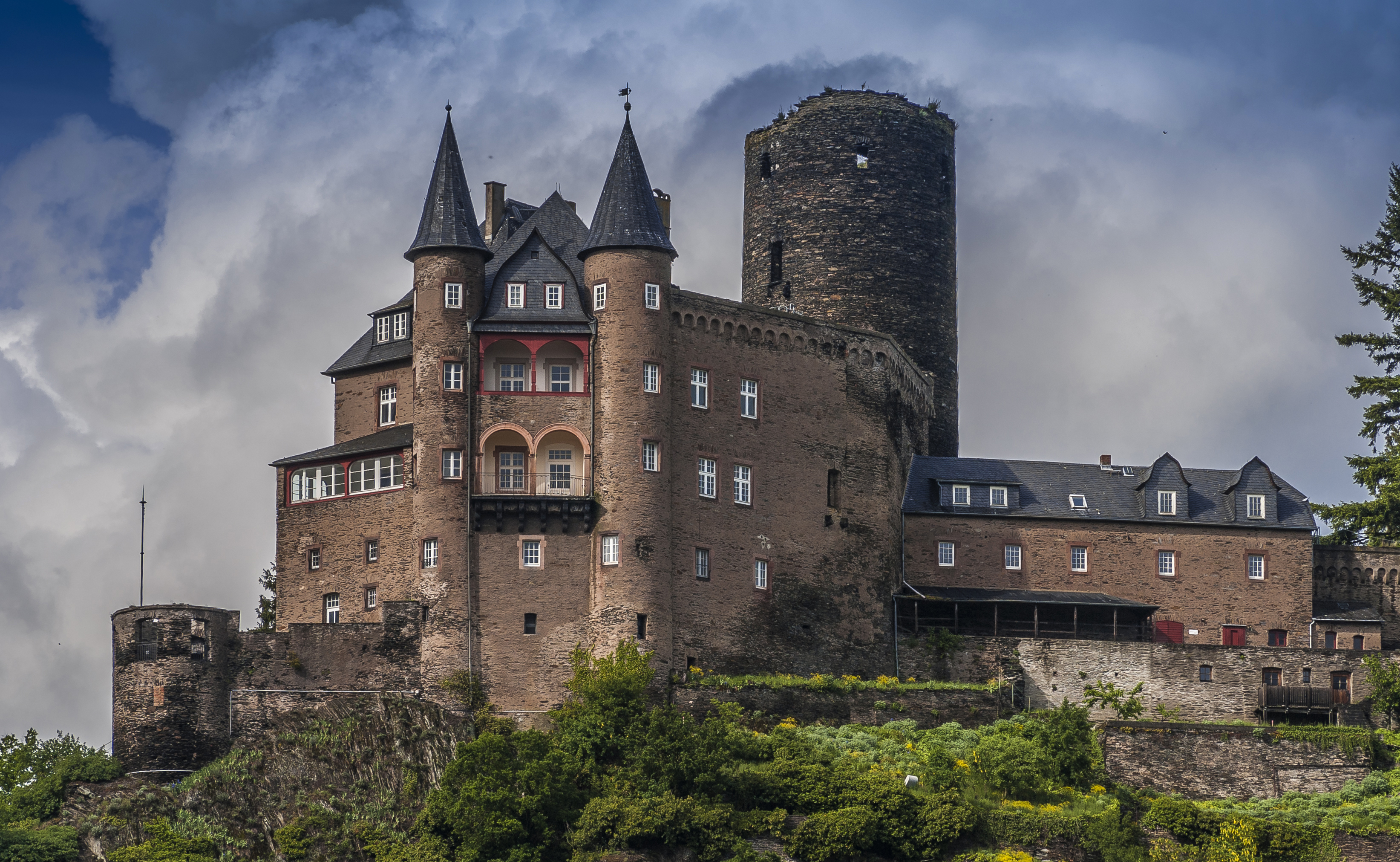 4 значный замок. Бург Катц замок. Германия. Замок Берлепша. Замок Рослау Германия. Крепость Везель Германия.