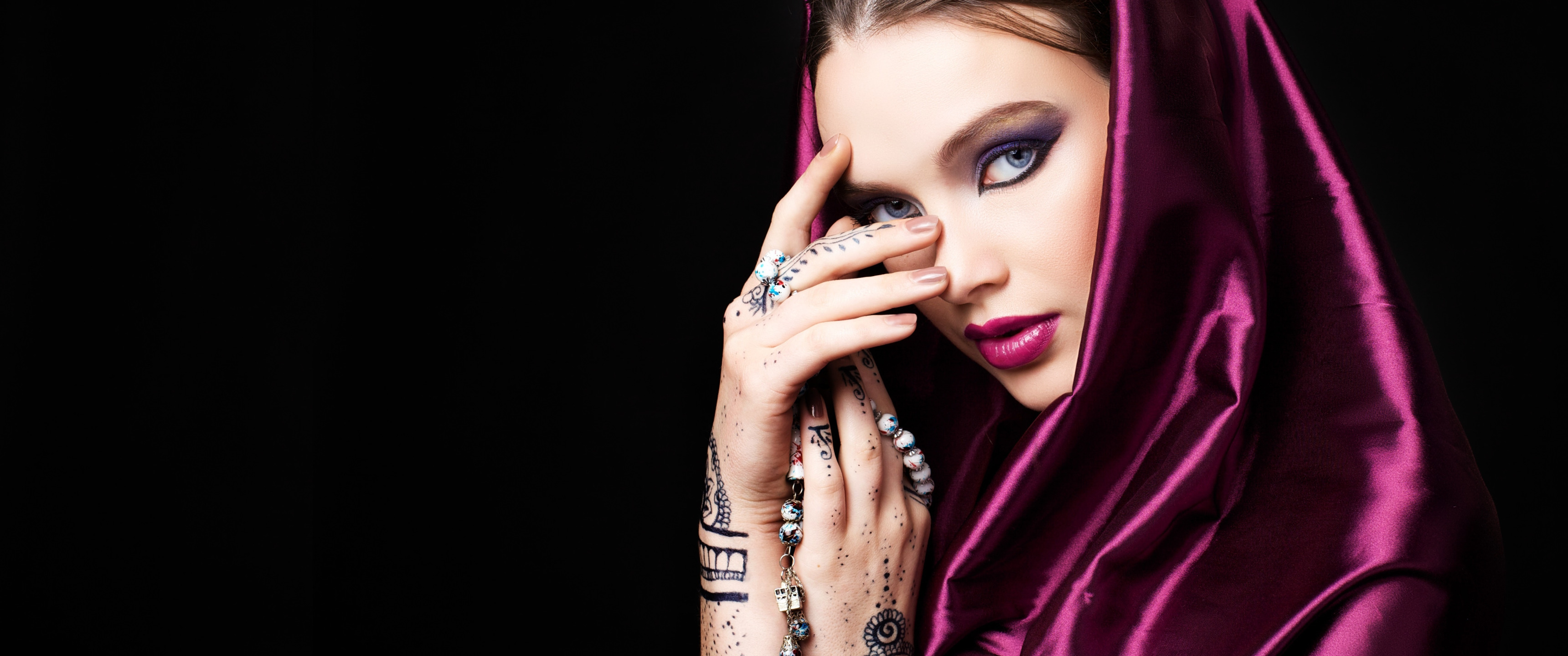look, girl, face, hands, makeup, painting, Indian, Mendy