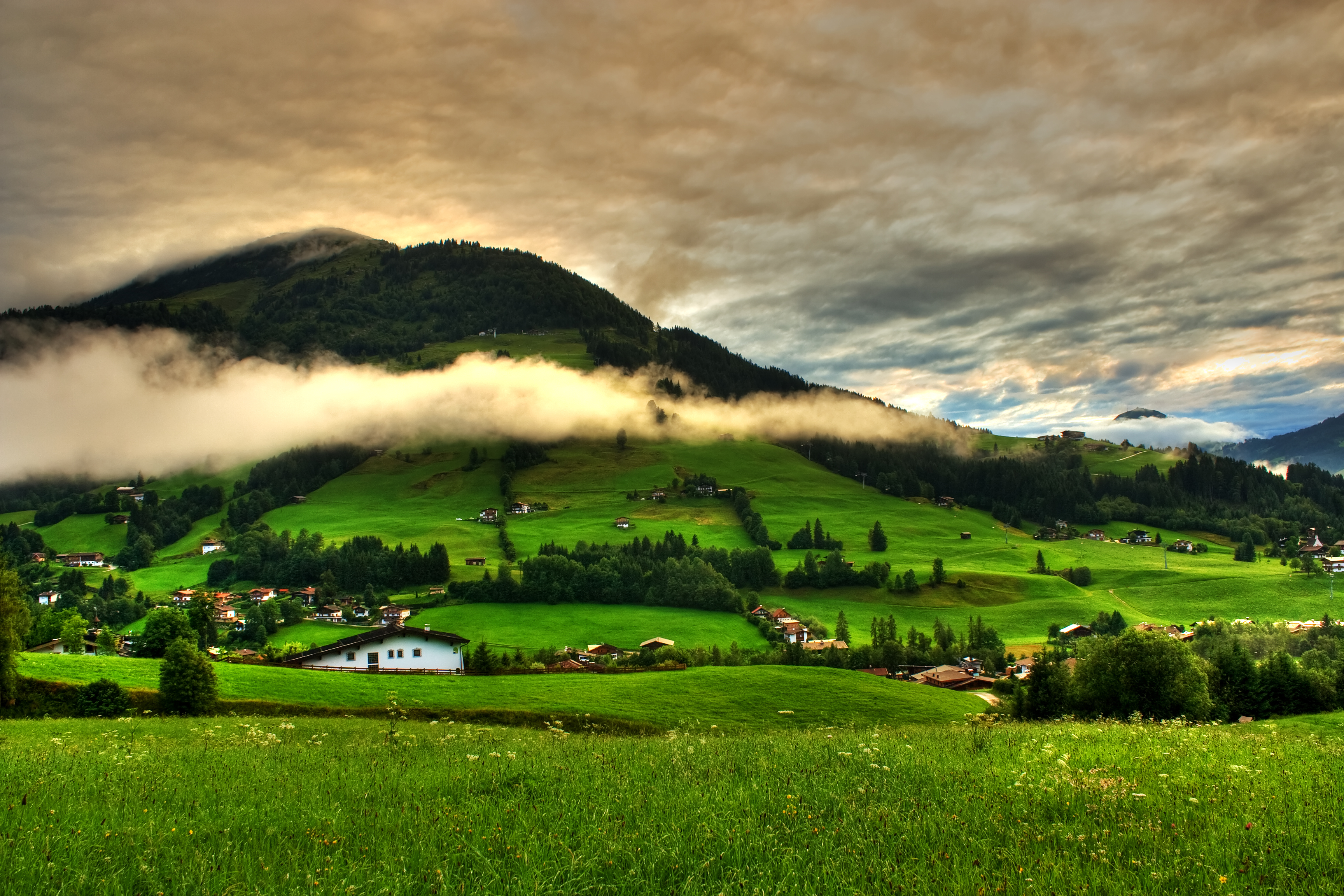 Обои 2560 1600. Зеленые холмы Швейцарии. Башкирия зеленые холмы. Зеленые холмы Ирландии. Пейзажи природы.