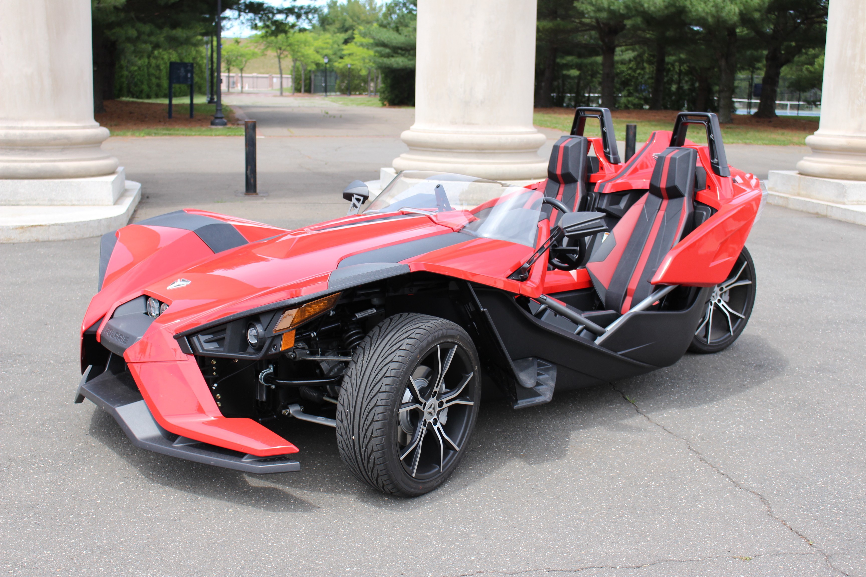 Производство трициклов. Трицикл Поларис Slingshot. Трицикл Polaris Slingshot SL. Поларис слингшот. Трицикл Аякс.