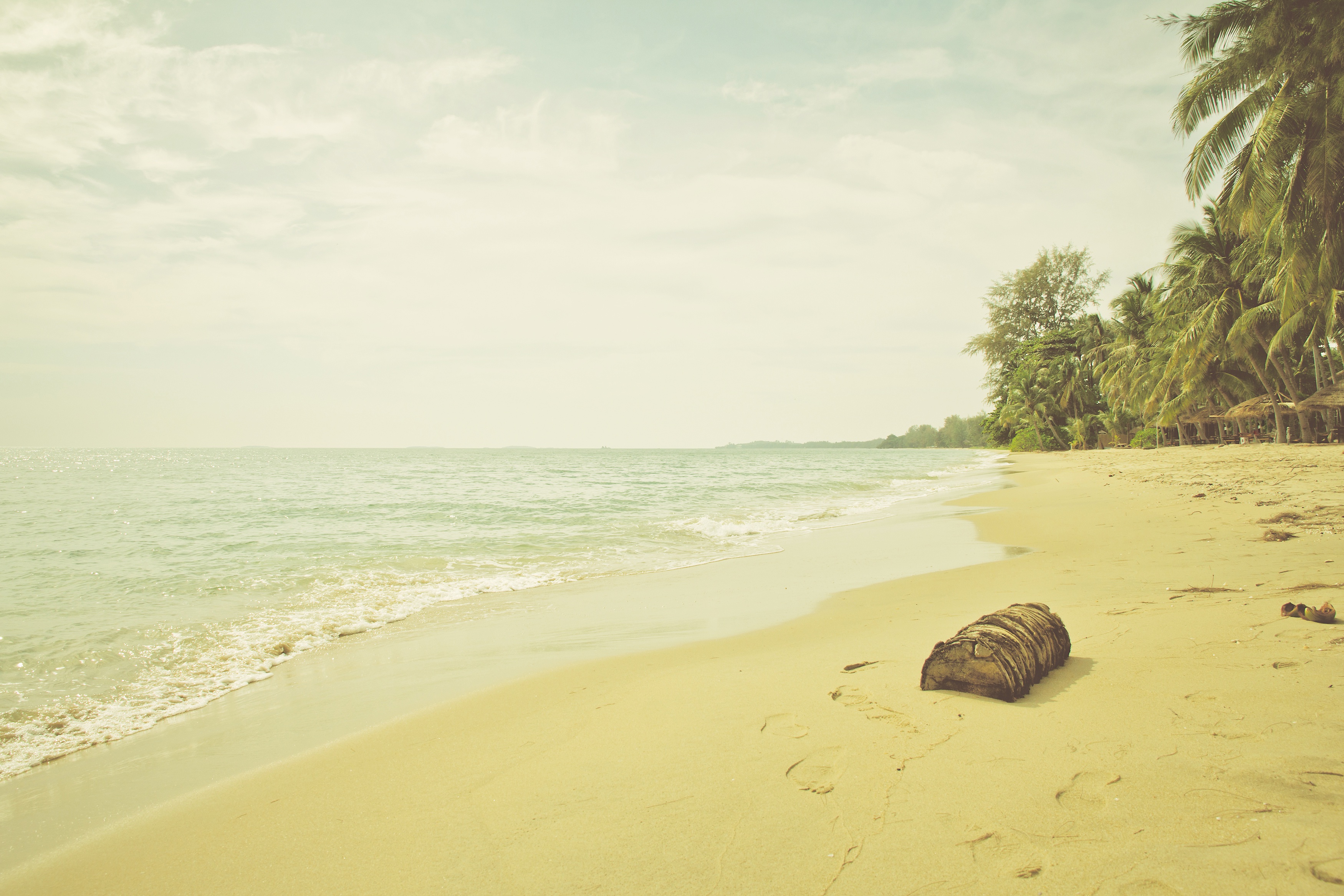 Назад на берегах. Море и пляж Винтаж. Картинки море и пляж Винтаж. Пленка Beach by pas. Обои на ноутбук пляж лето Пинтерест разрешение 1080.