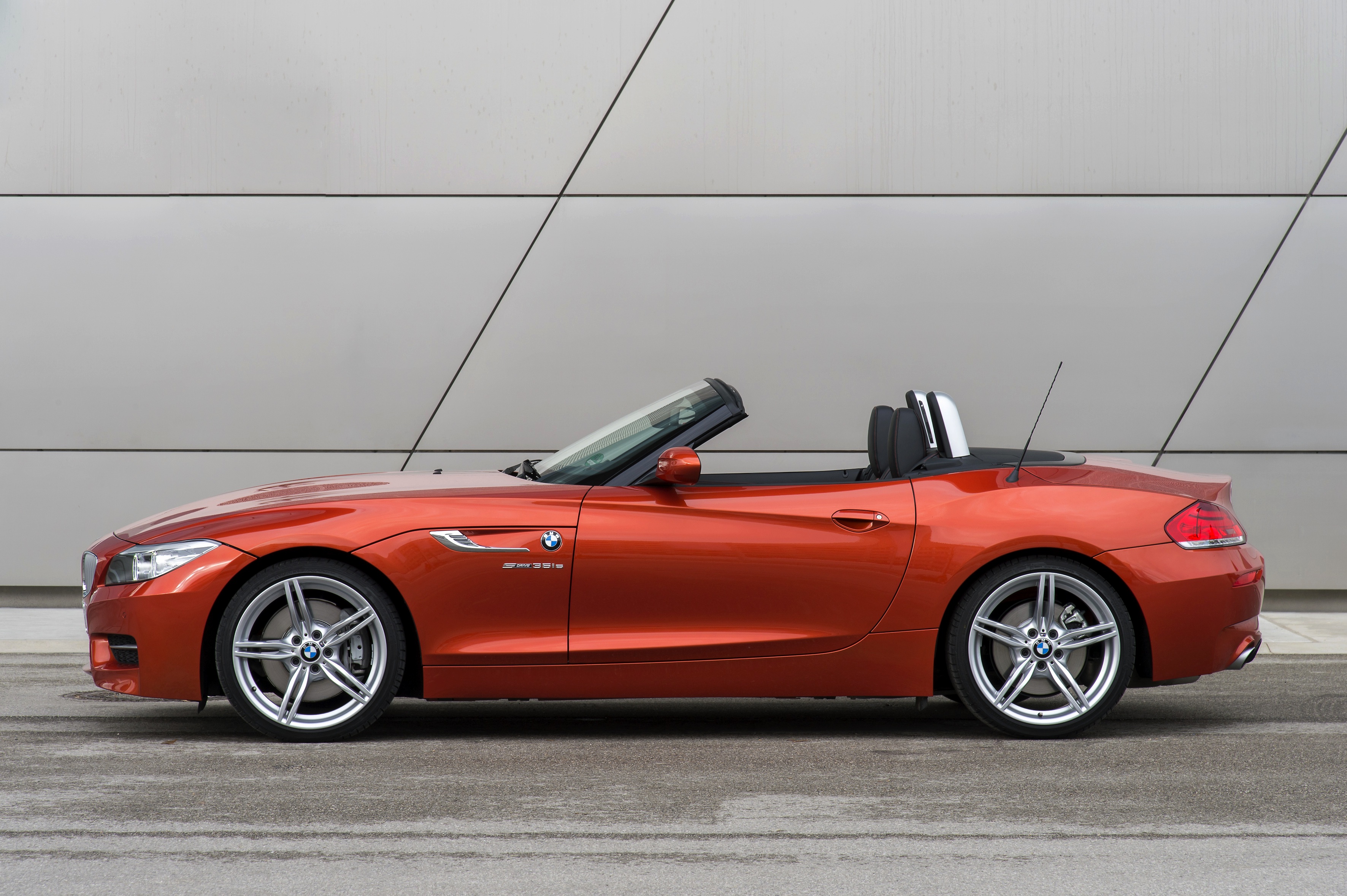 Корень z 4 z 4. BMW z4 Roadster 2015. BMW z4 Roadster 2022. BMW z4 sdrive35is. BMW z4 кабриолет.