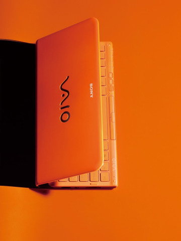 Sony orange. Sony VAIO оранжевый. Ноутбук сони оранжевый. Sony VAIO оранжевый ноутбук. Ноутбук асус оранжевый.