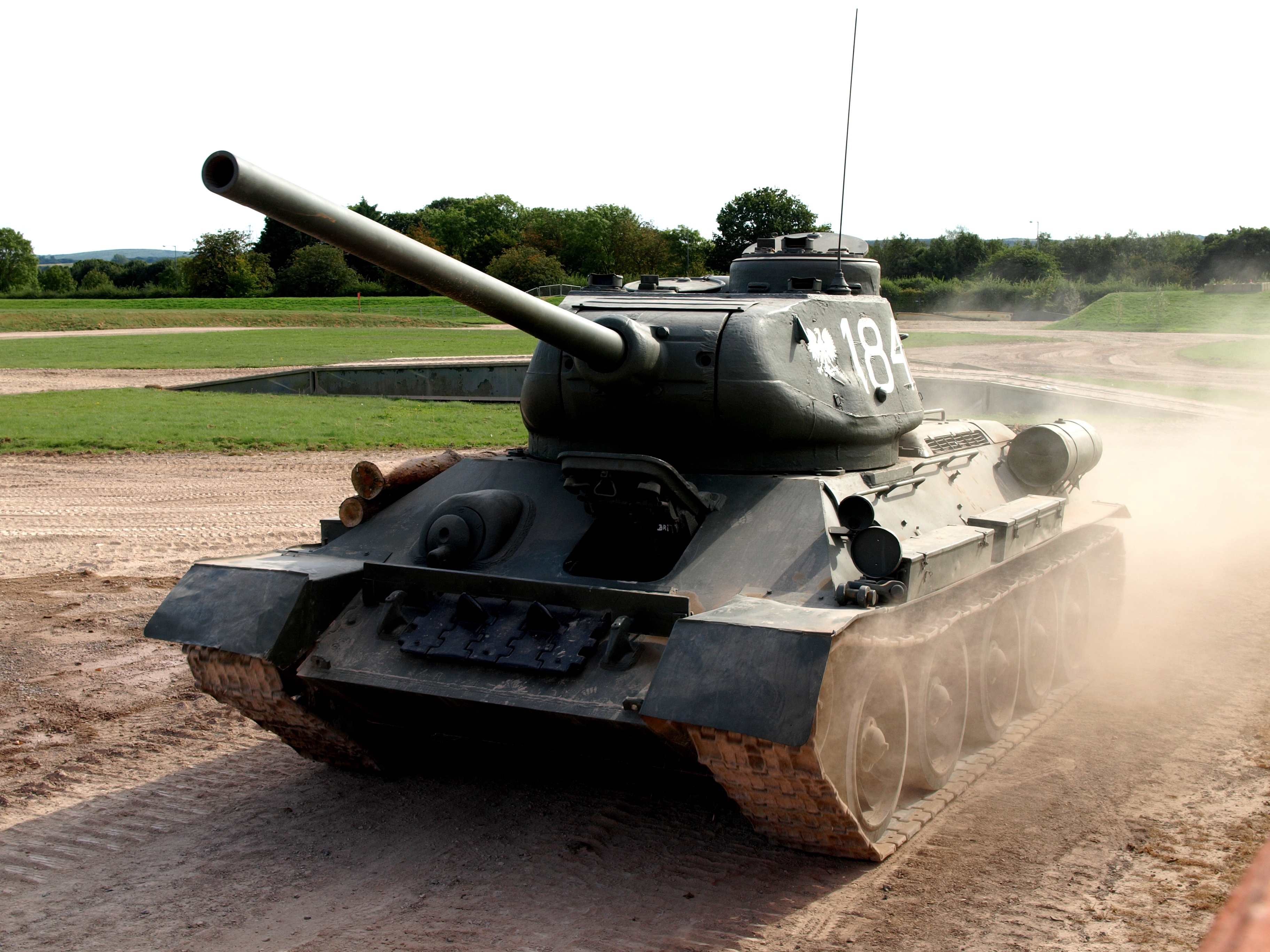 Самые красивые танки. Танк т34. Танк т-34-85. Т 34 85. T34 танк.
