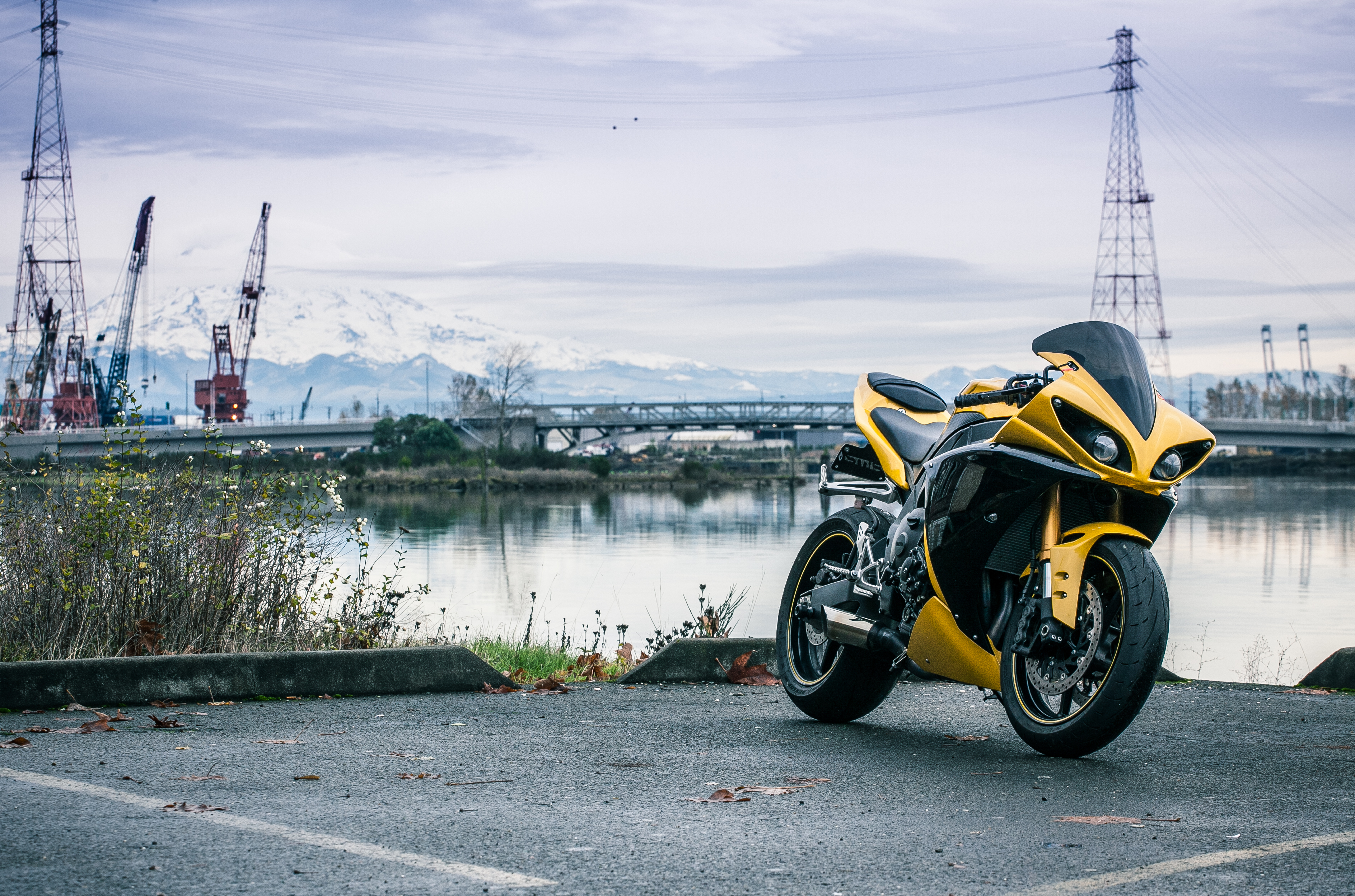 Yamaha deals r1 yellow