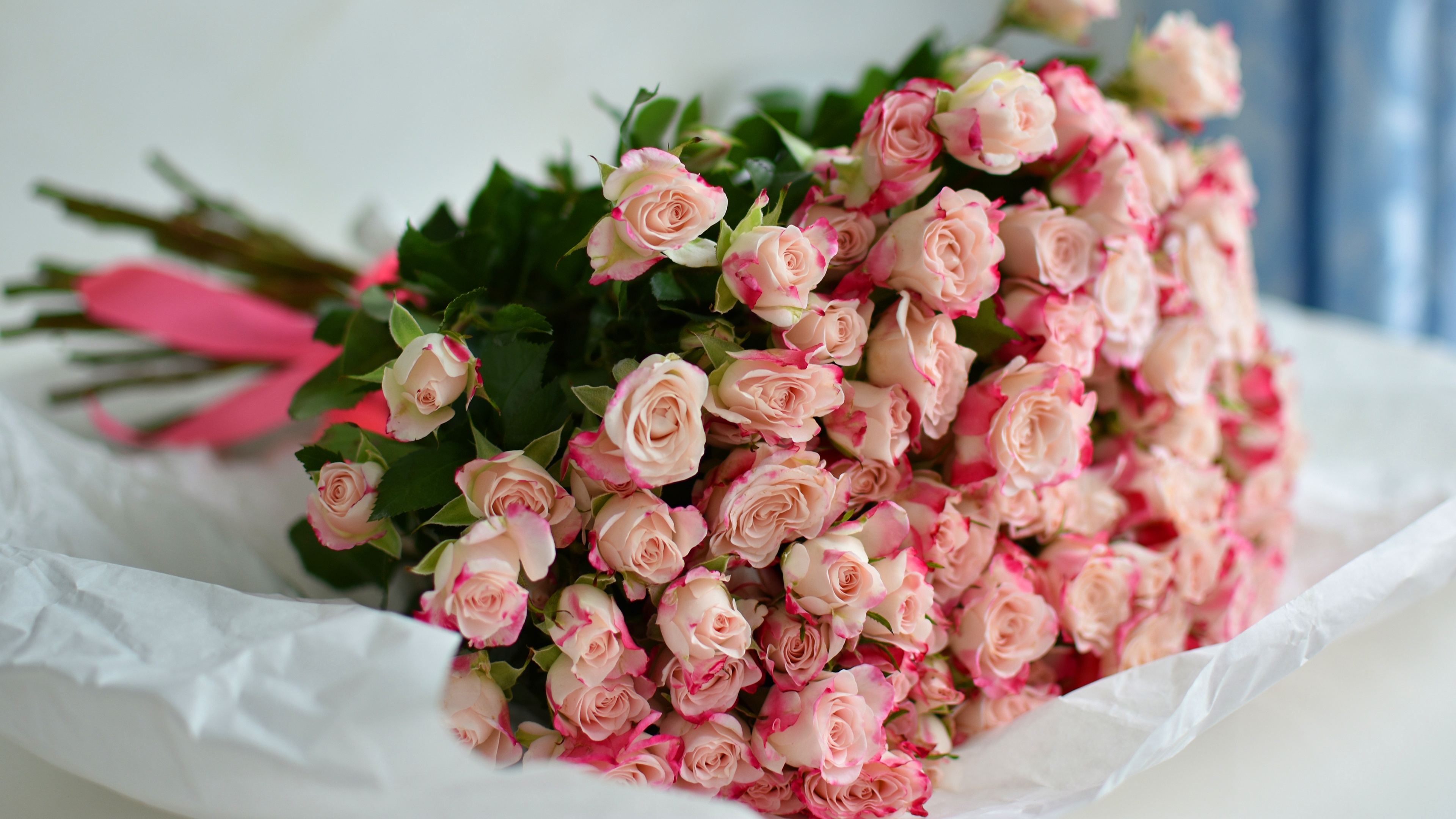 К чему снится букеты роз женщине. Букет шикарный. Шикарные цветы.