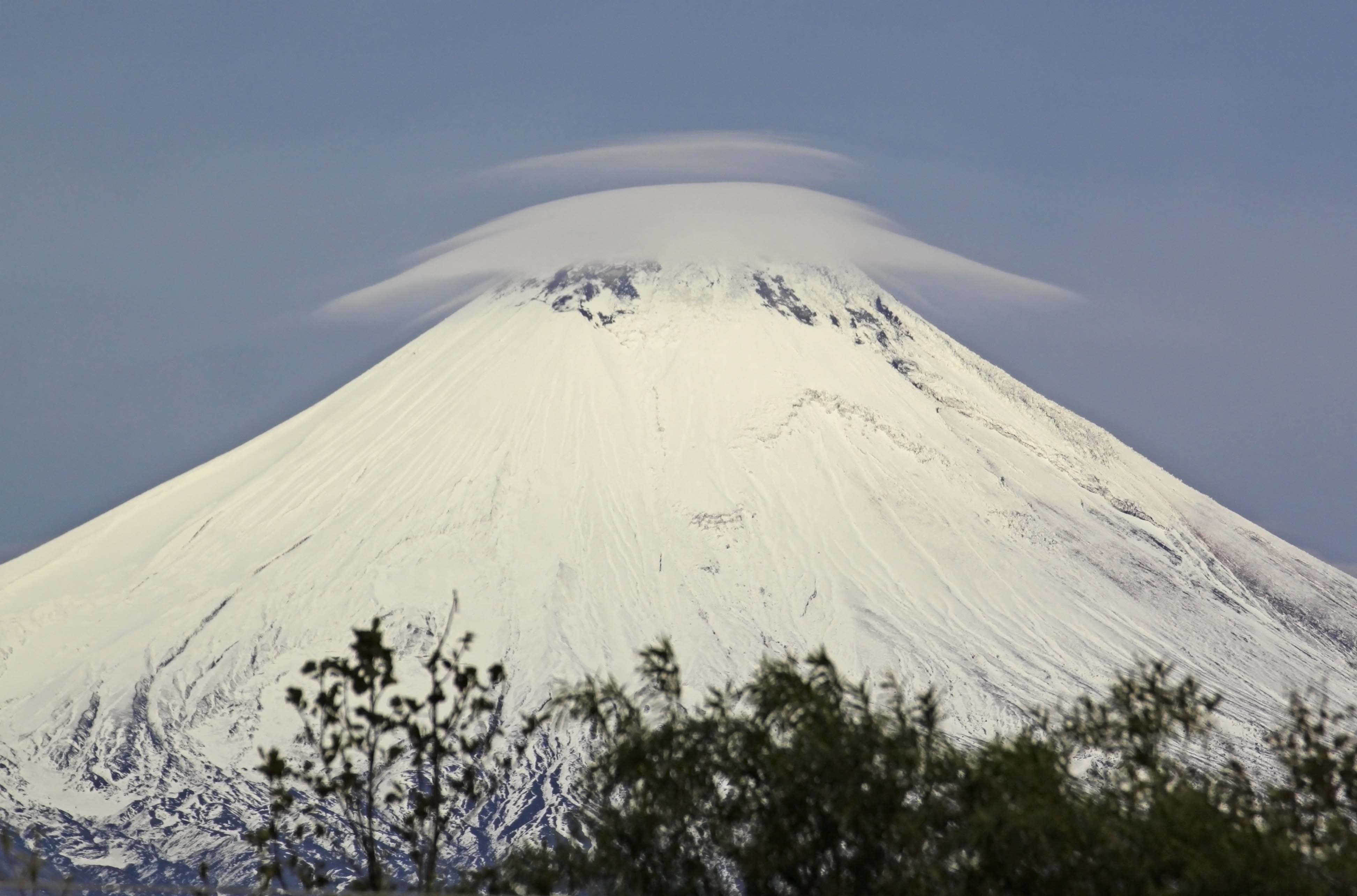 Download wallpaper autumn, the volcano, volcanoes, Kamchatka, Avacha ...