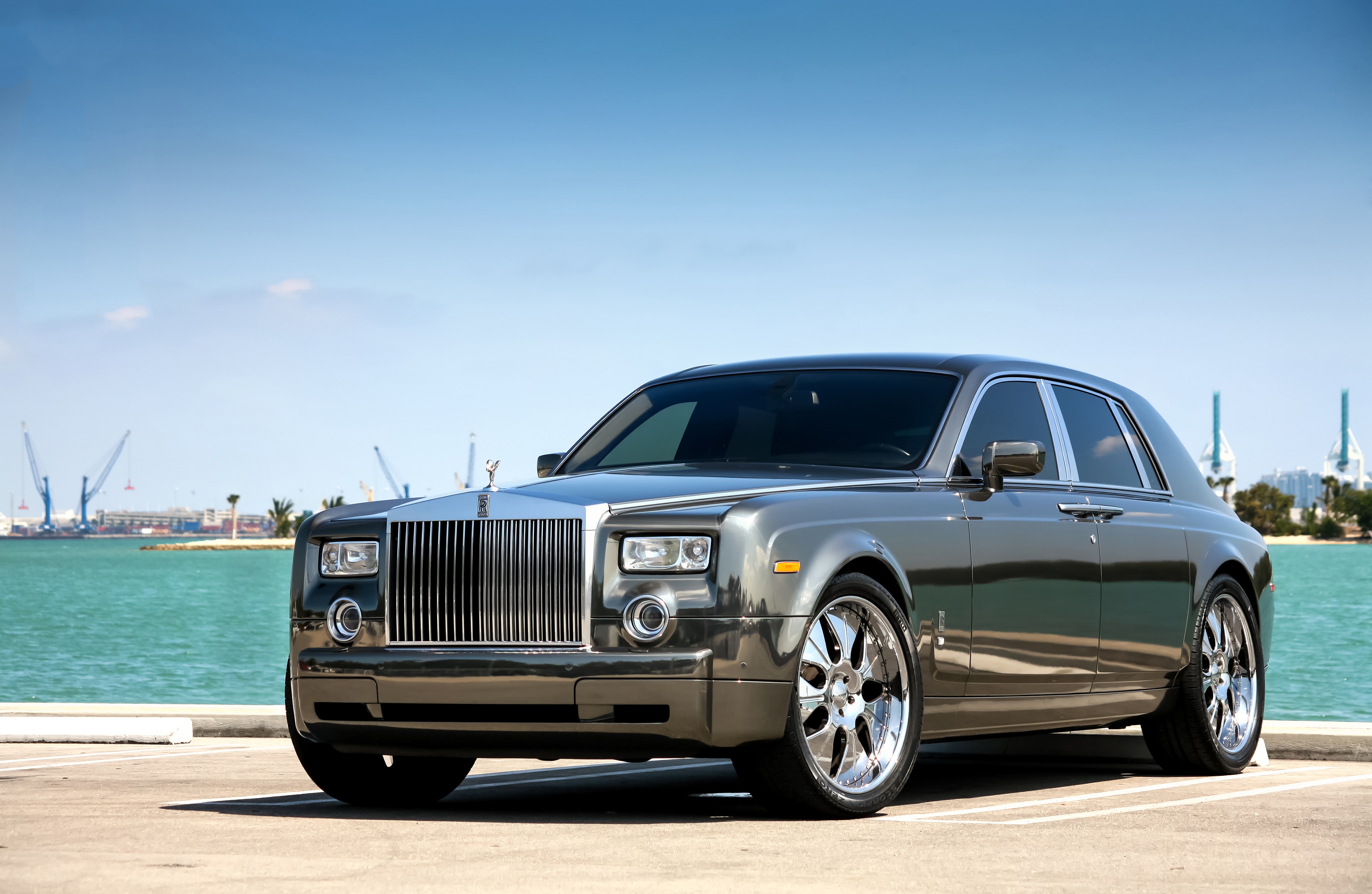 Роллс ройс. Роллс Ройс Фантом. Машина Роллс Ройс Фантом. Rolls Royce Phantom 2016. Royals Rolls Phantom.