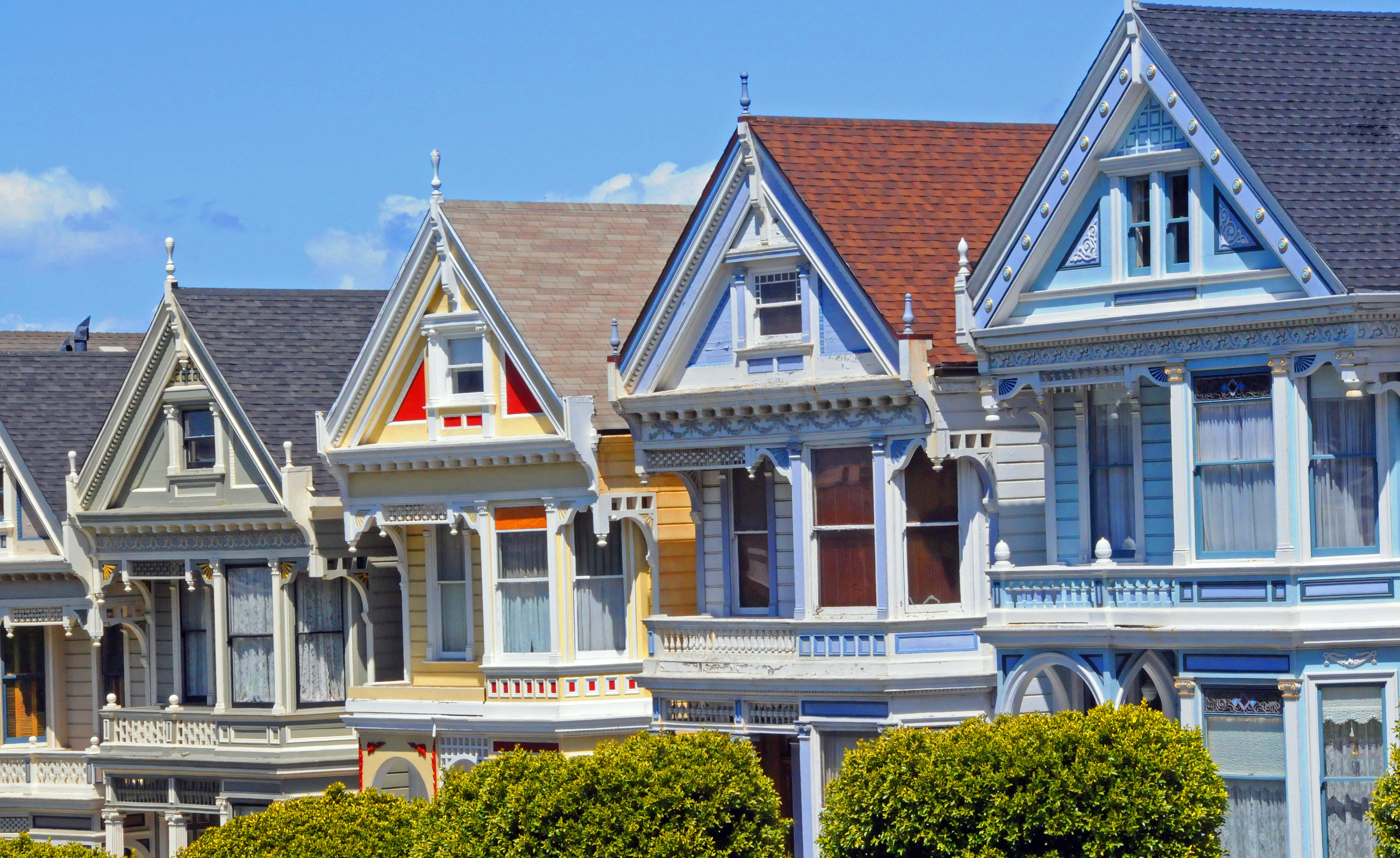 San francisco dom. Разукрашенные леди Сан-Франциско. Улица Steiner("painted Ladies") Сан-Франциско.. Викторианские домики Сан Франциско. Улица Штайнер в Сан-Франциско.