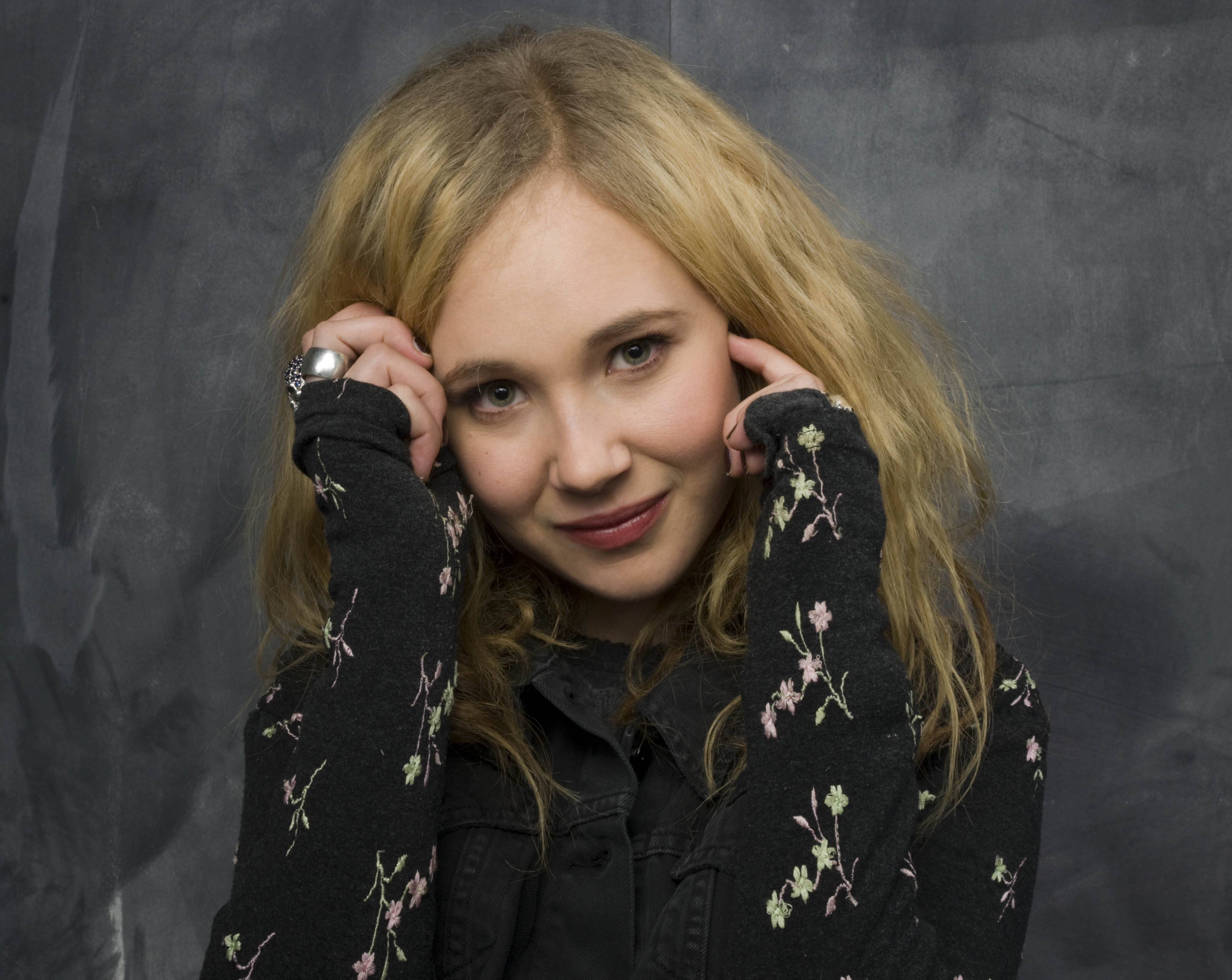 Ариэль дисней 1989. Ариэль темпл. Джуно темпл фото. Ариэль темпл. Ариэль 2023.