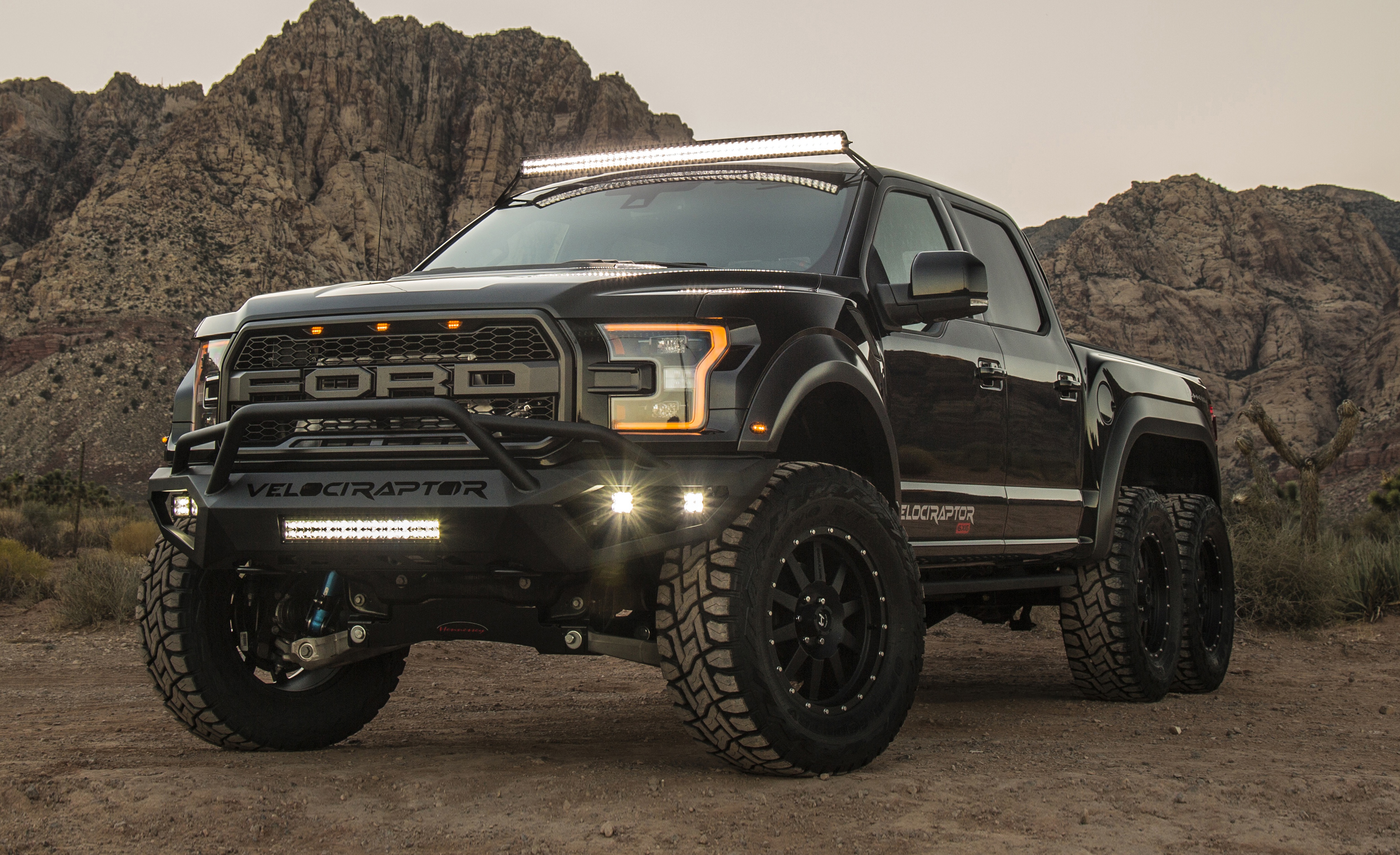 Раптор большие. Форд Раптор 6x6. Форд f 150 Hennessey Velociraptor. Ford f 150 Raptor Hennessey. Ford Hennessey Velociraptor 6x6.