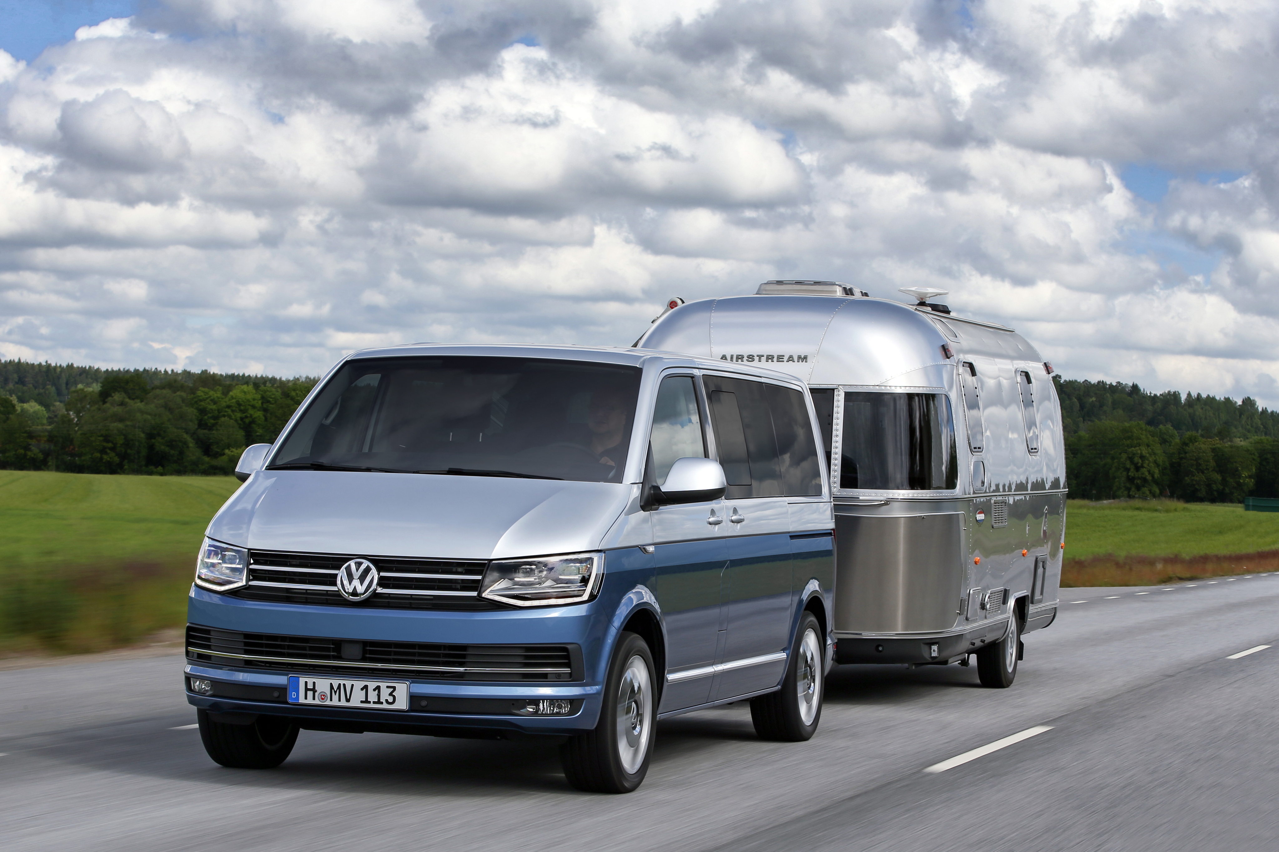 Vw t6 multivan. Фольксваген Транспортер т6. Фольксваген Мультиган. Фольксваген Мультивен. Volkswagen Caravan t6.