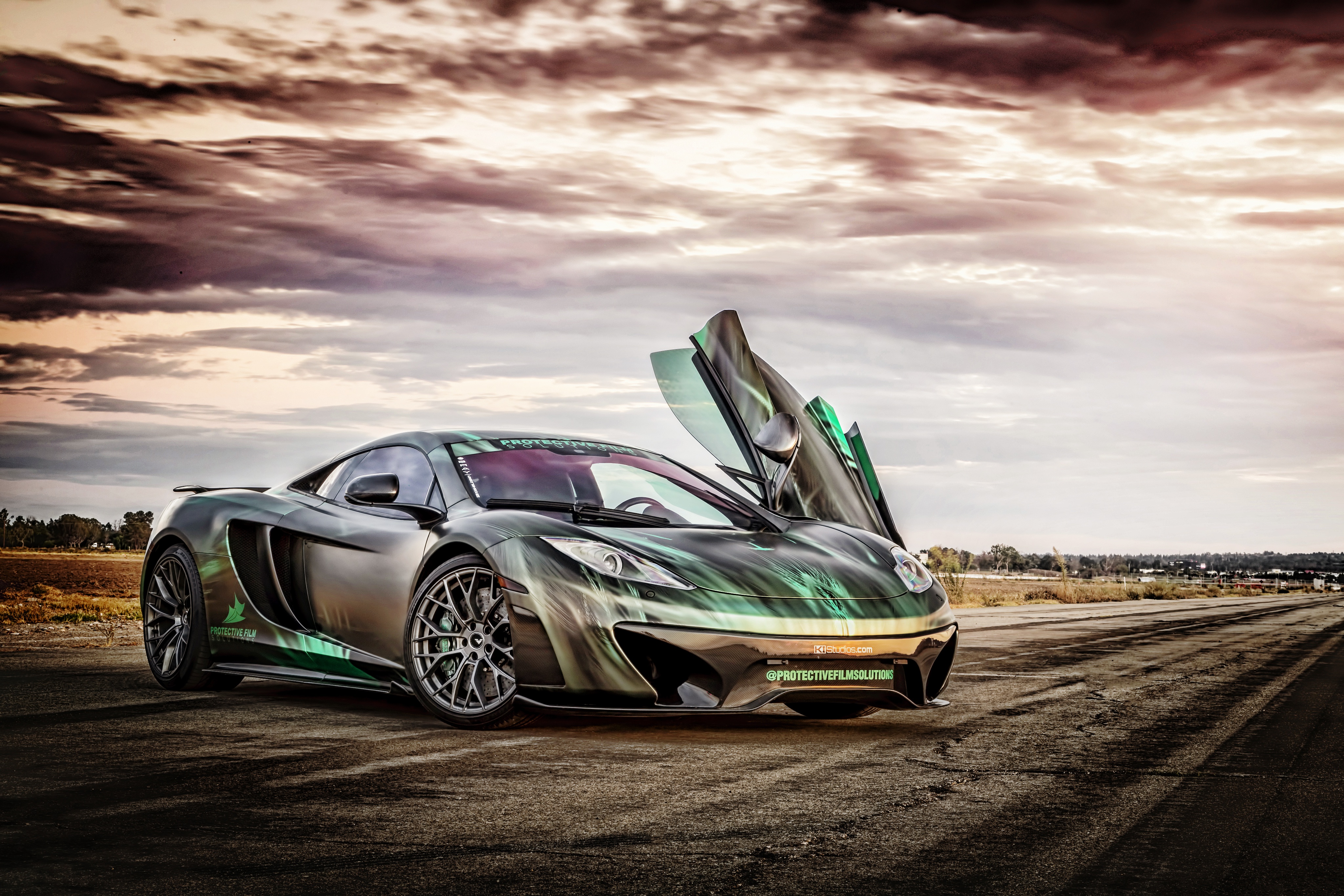 4 cars picture. MCLAREN 4k. MCLAREN 3840 2560. Суперкары. Суперкары HD.