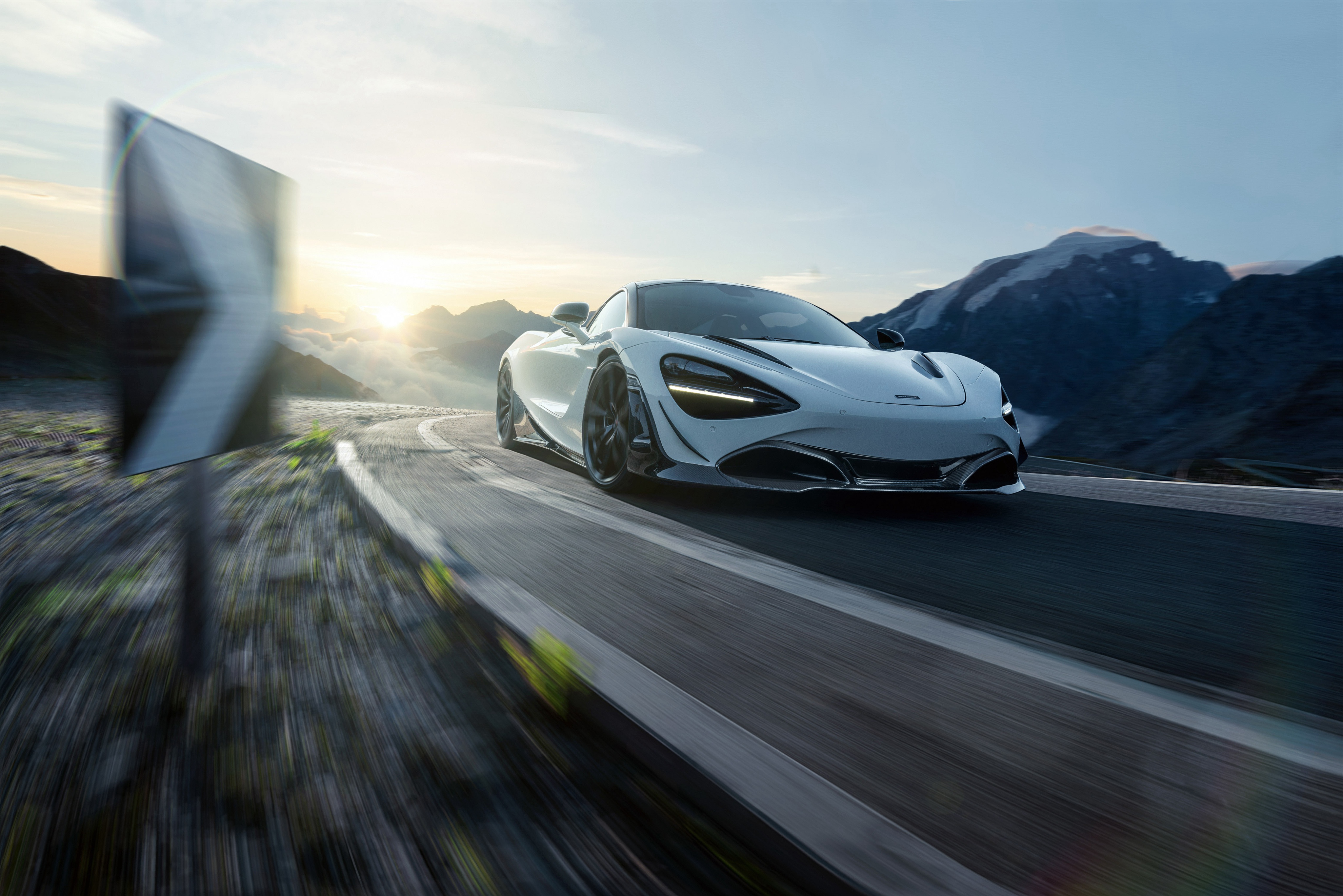 Auto 720p. MCLAREN 720s. MCLAREN 720s 4k. Макларен 720 s 4к. MCLAREN 720s спидометр.