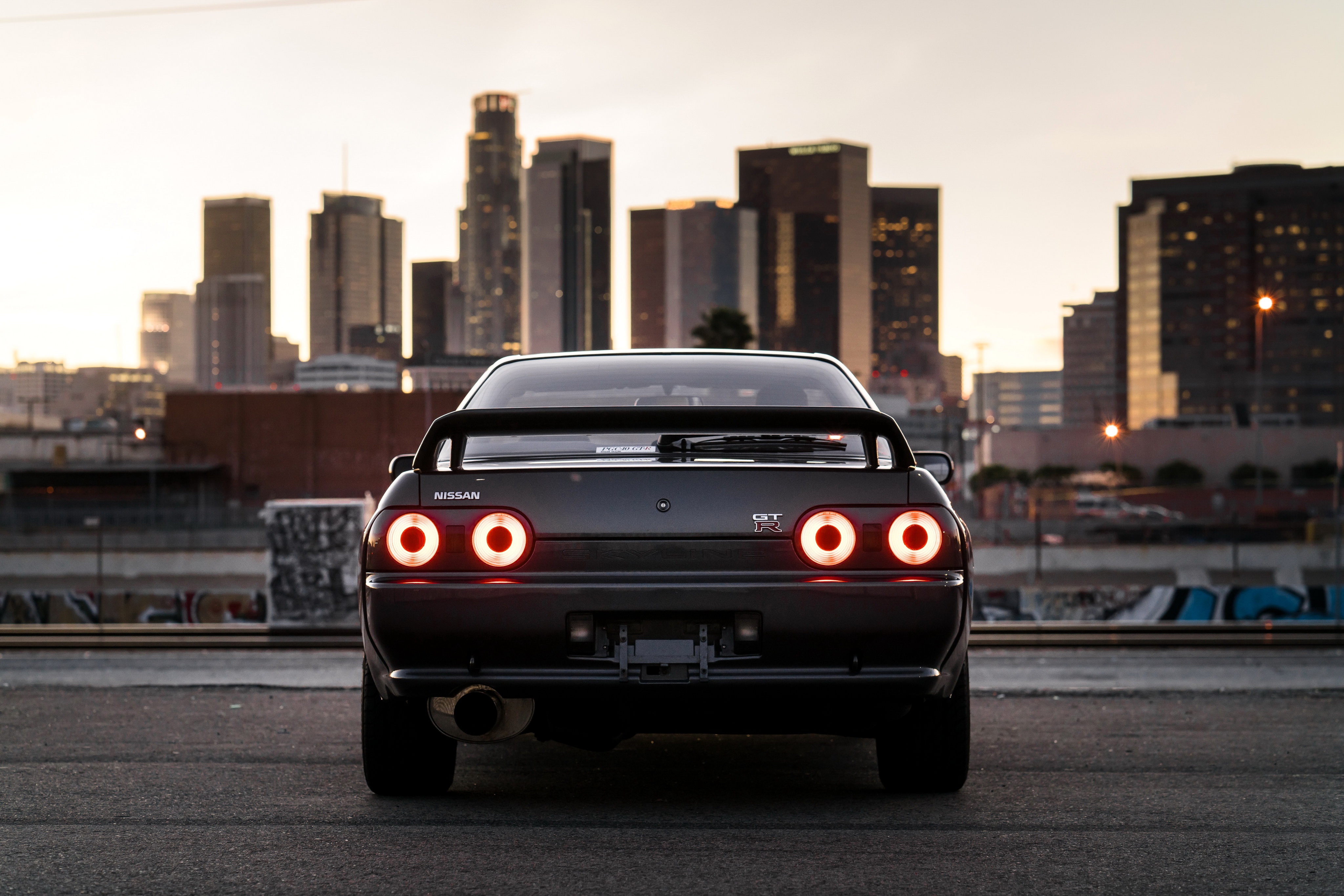 R32 skyline gt r. Nissan Skyline GTR r32 4k. Nissan GTR r32 черный. Nissan Skyline r32 4k. Nissan Skyline r32 Night.