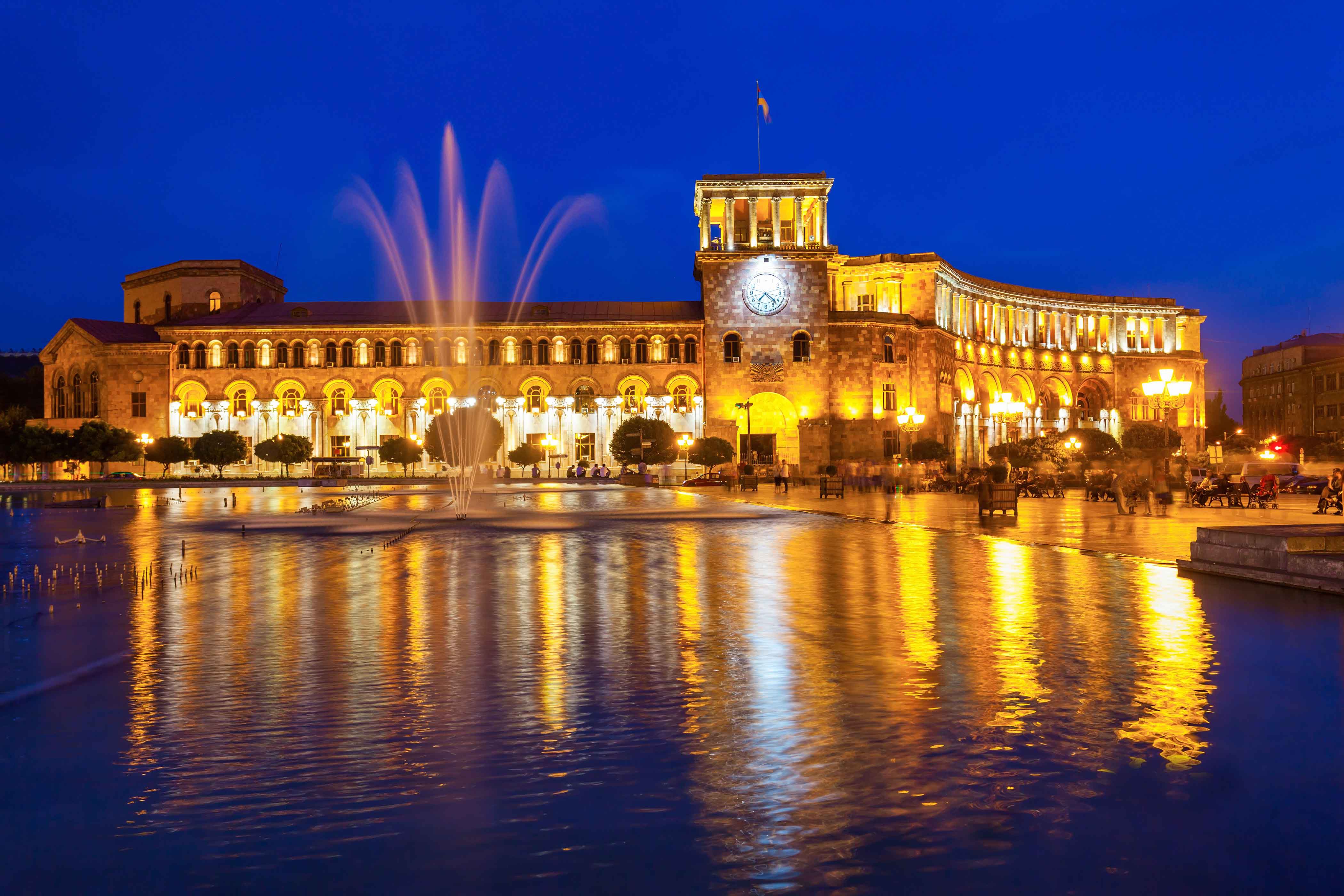 Republic square. Площадь Республики Ереван. Площадь Republic Square Ереван. Ереван площадь Республики Erevan Armenia. Площадь Республики Армения ночью.