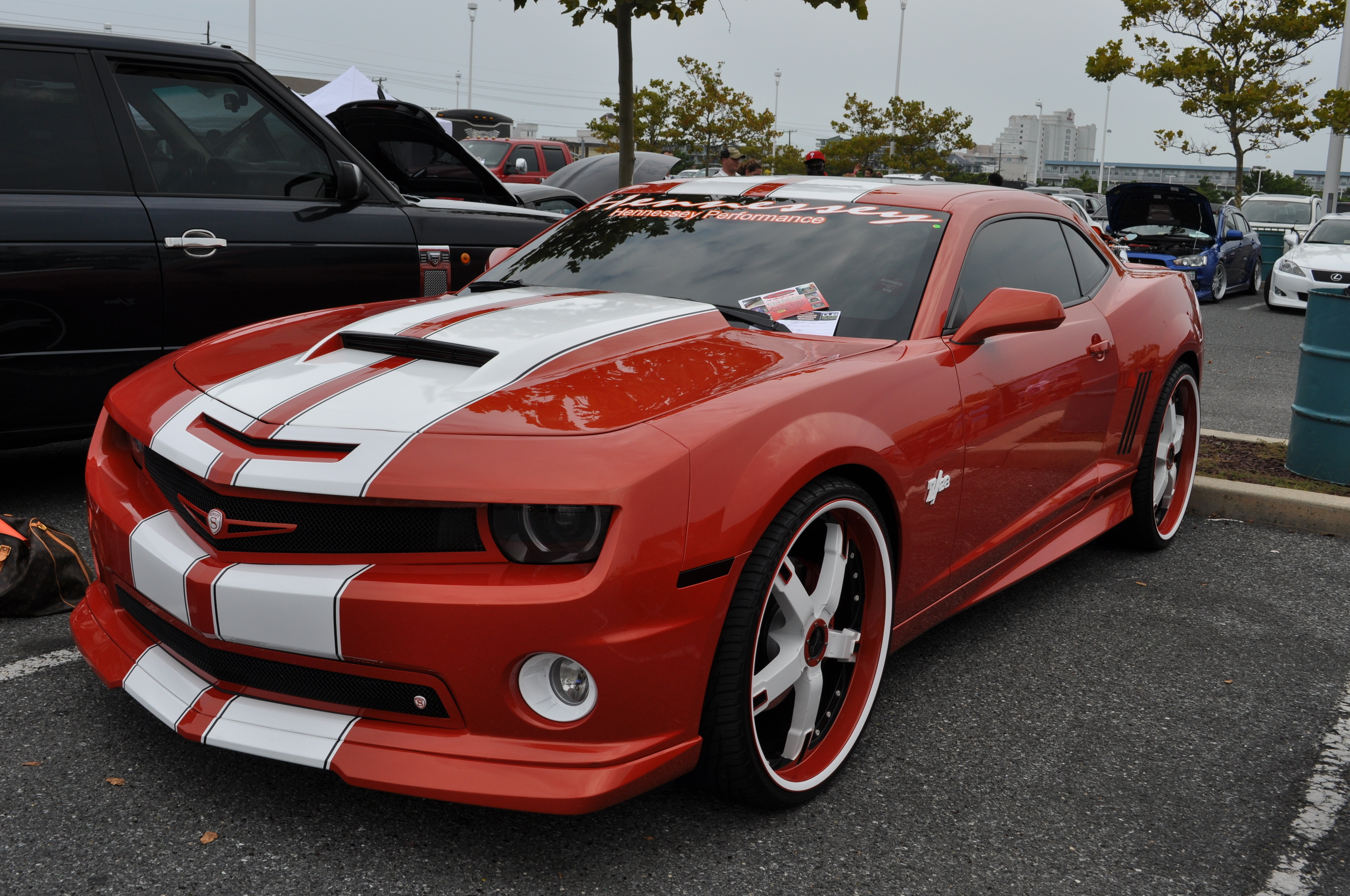 Машина tuning. Тюнинговая Шевроле Камаро. Шевроле Камаро в обвесе. Chevrolet Camaro тюнингованный. Шевроле Камаро 2004.