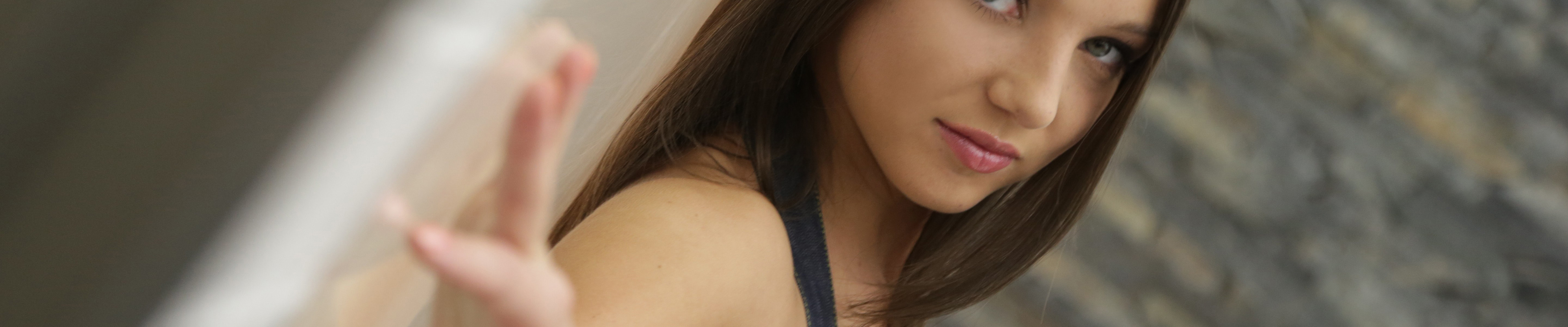 Download Wallpaper Girl Model Brunette Eye Cute Foxy Di Nensi B Section Girls In 