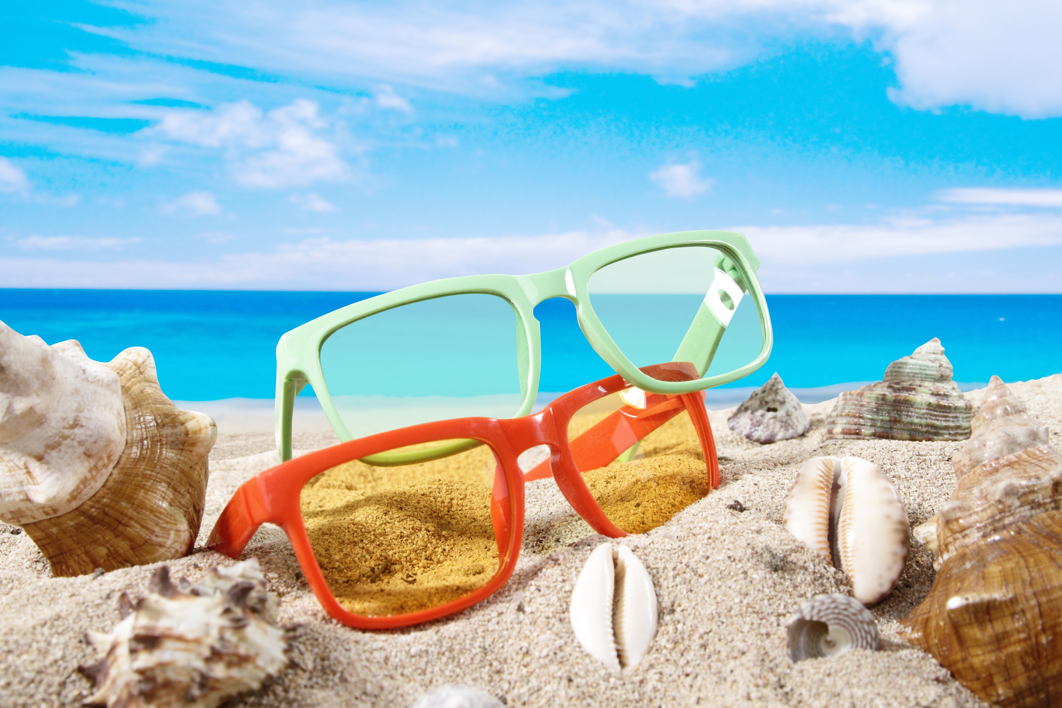 Лето море сайт. Море пляж. Лето море. Лето пляж. Пляжные очки.