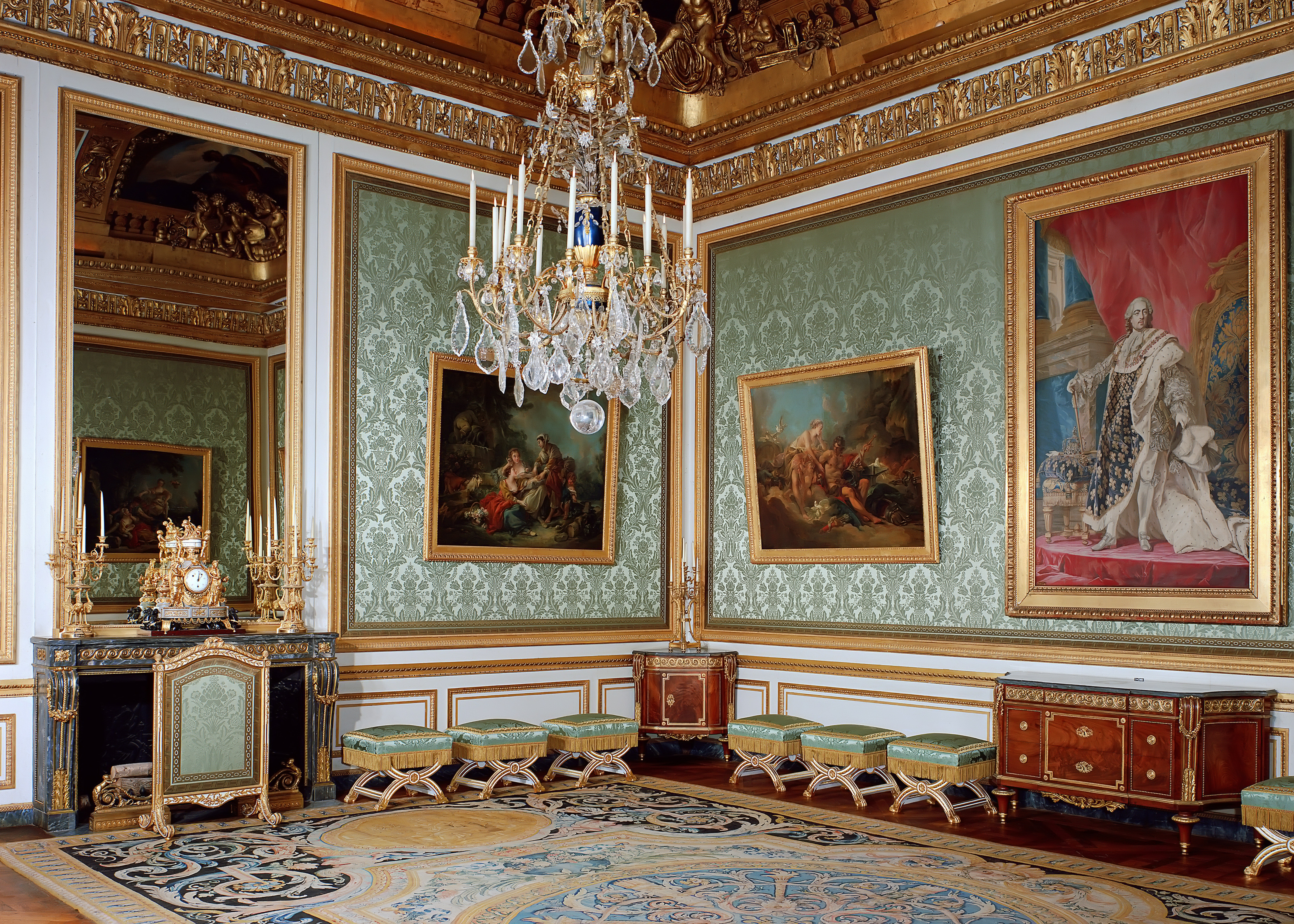 Версаль интерьер. Версальский дворец Версаль стиль Барокко. Версальский дворец интерьеры.