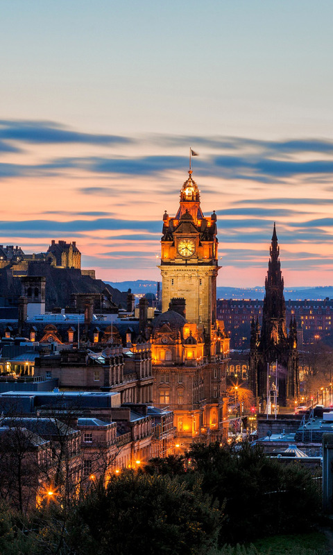 West Bow a Street in Edinburgh #Wallpaper | Edinburgh, Visit edinburgh, Uk  city